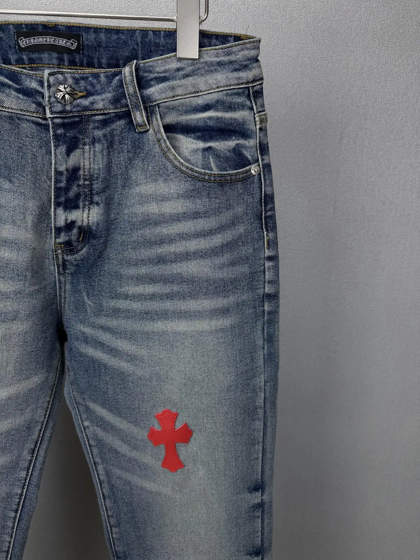 Cross Patch Flared Distressed Jeans D18521868 — view 4
