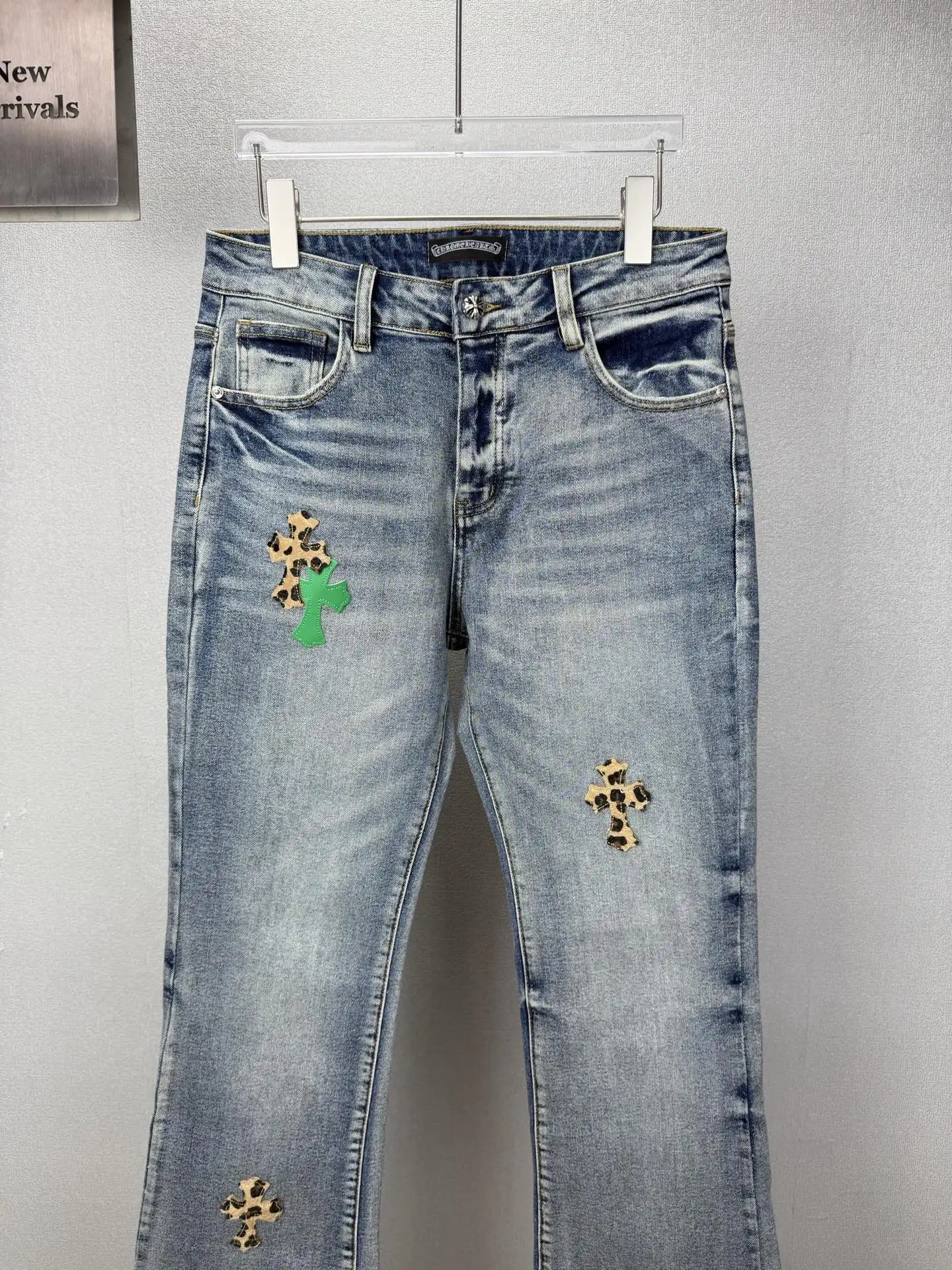 Cross Patch Leopard Print Flared Jeans D18521867 — view 5