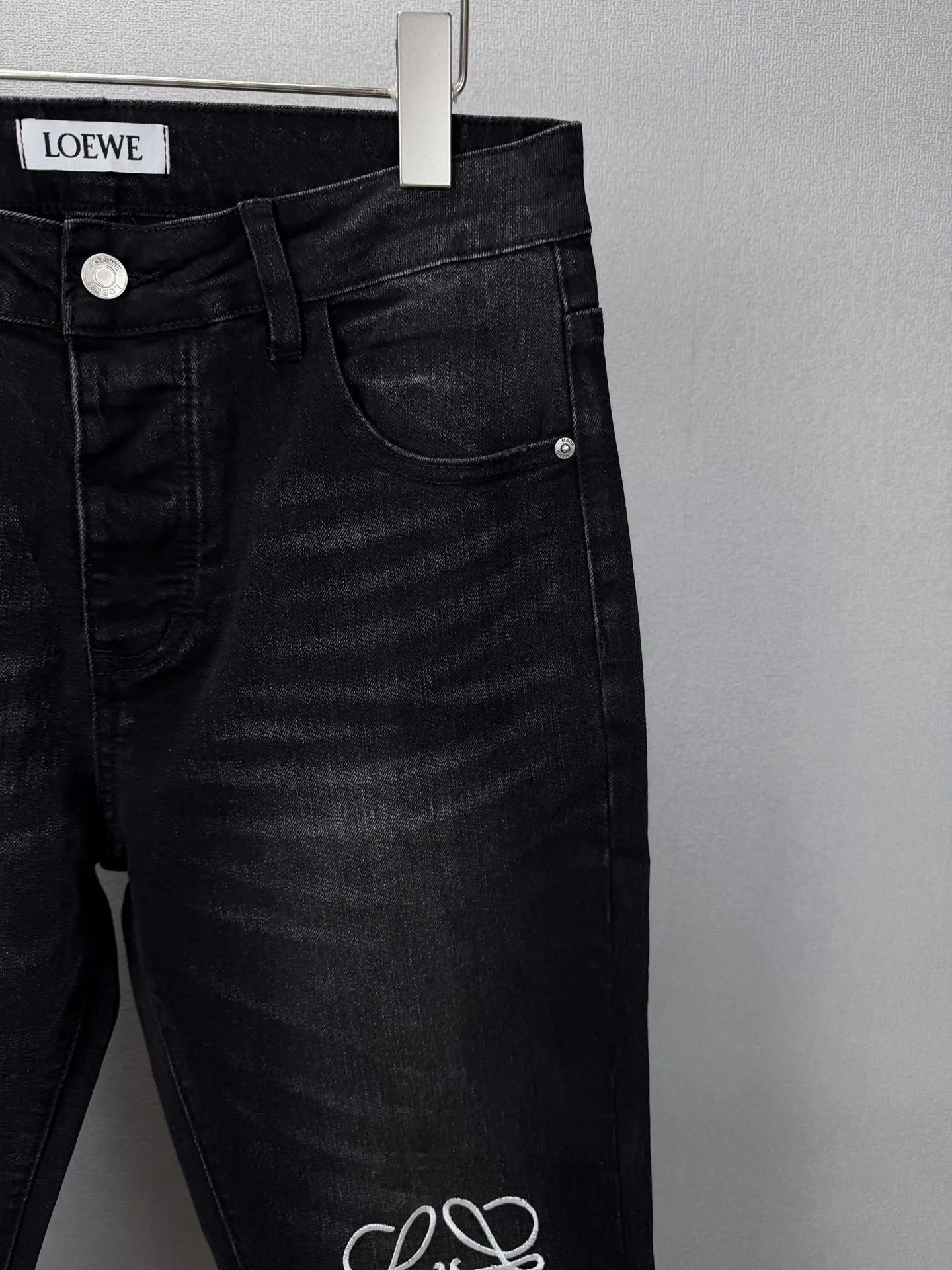 Anagram Embroidered Flared Jeans D18521401 — view 4