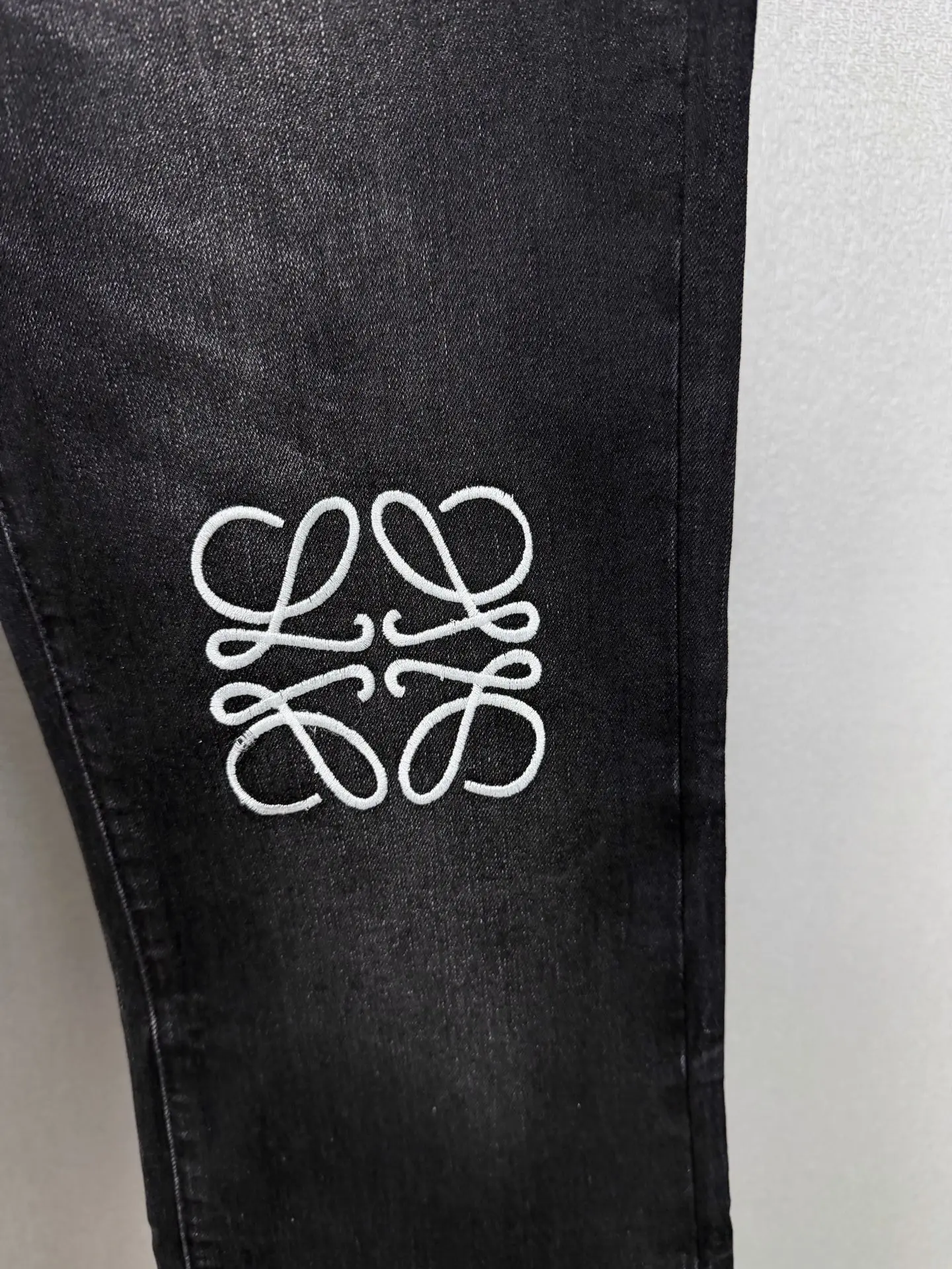 Anagram Embroidered Flared Jeans D18521401 — view 7