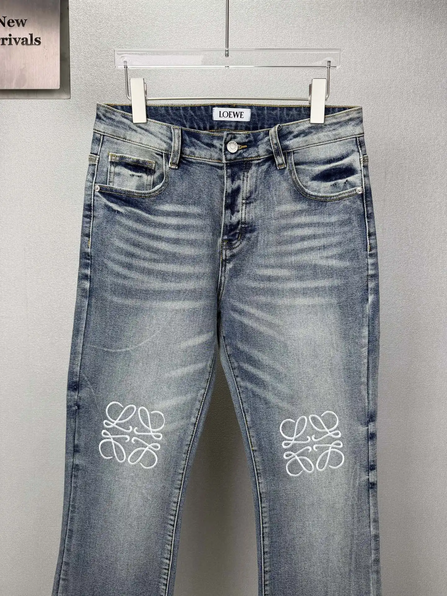 Anagram Embroidered Flared Jeans D18521400 — view 5