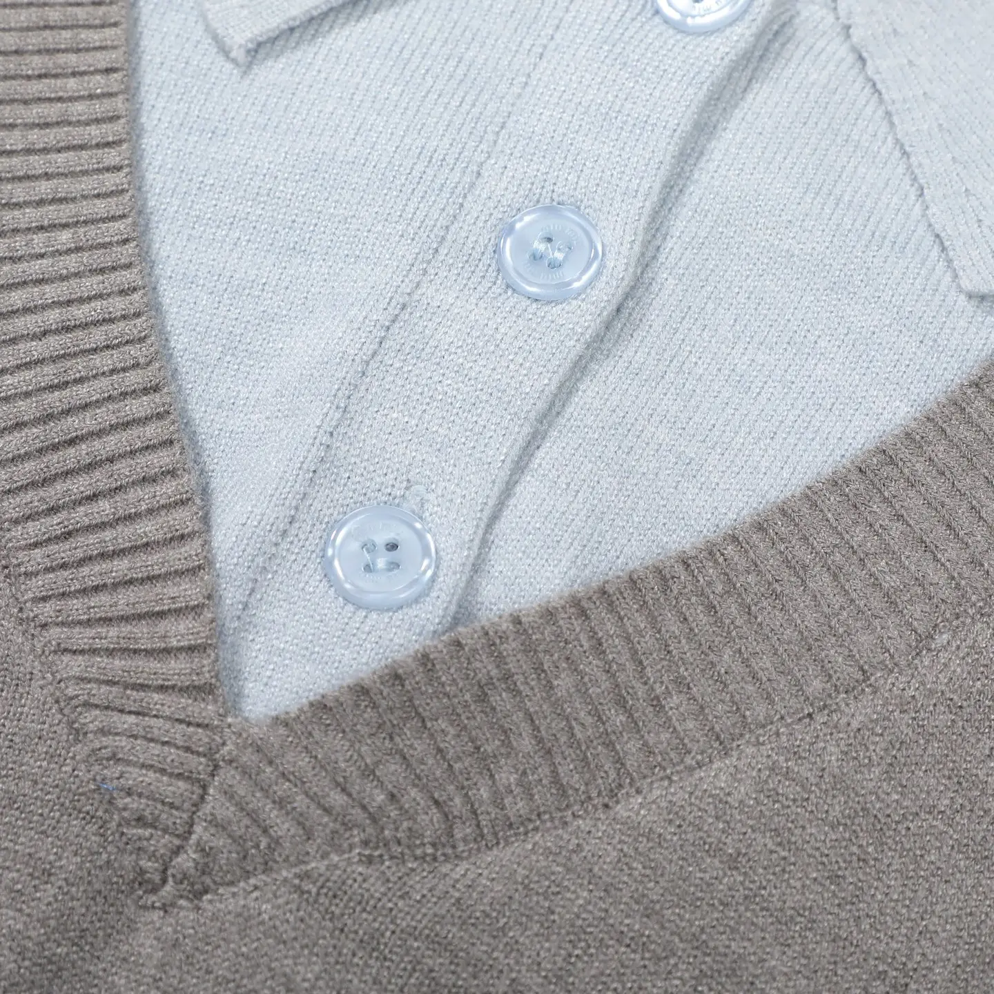 Layered Wool-Blend V-Neck Sweater D18521780 — view 4