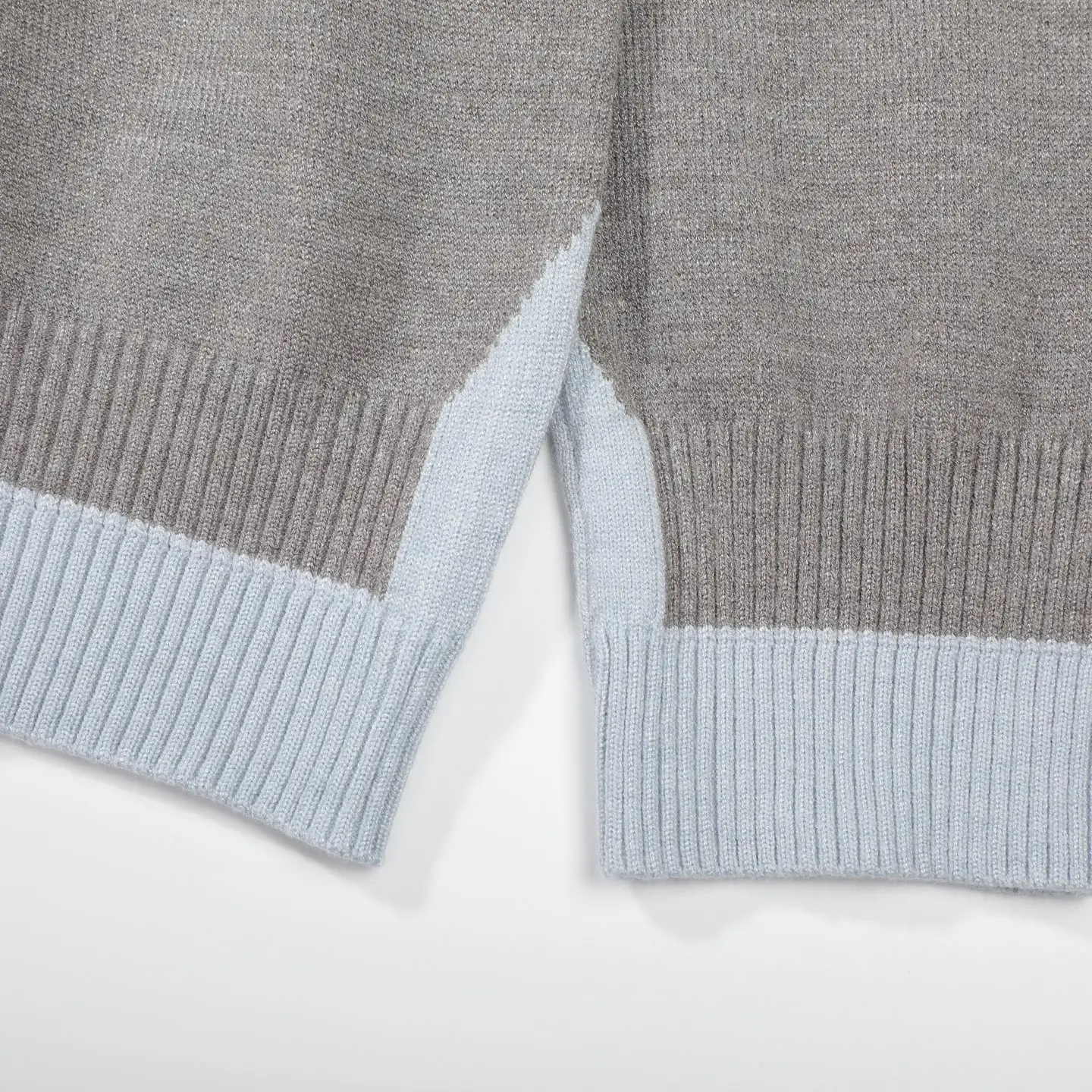 Layered Wool-Blend V-Neck Sweater D18521780 — view 7