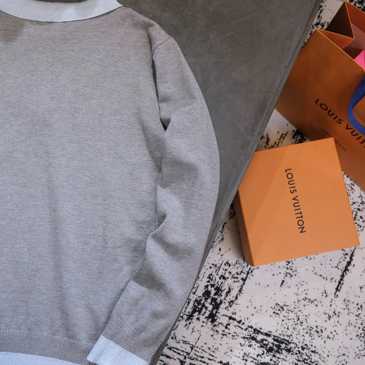 Layered Wool-Blend V-Neck Sweater D18521779 — view 12