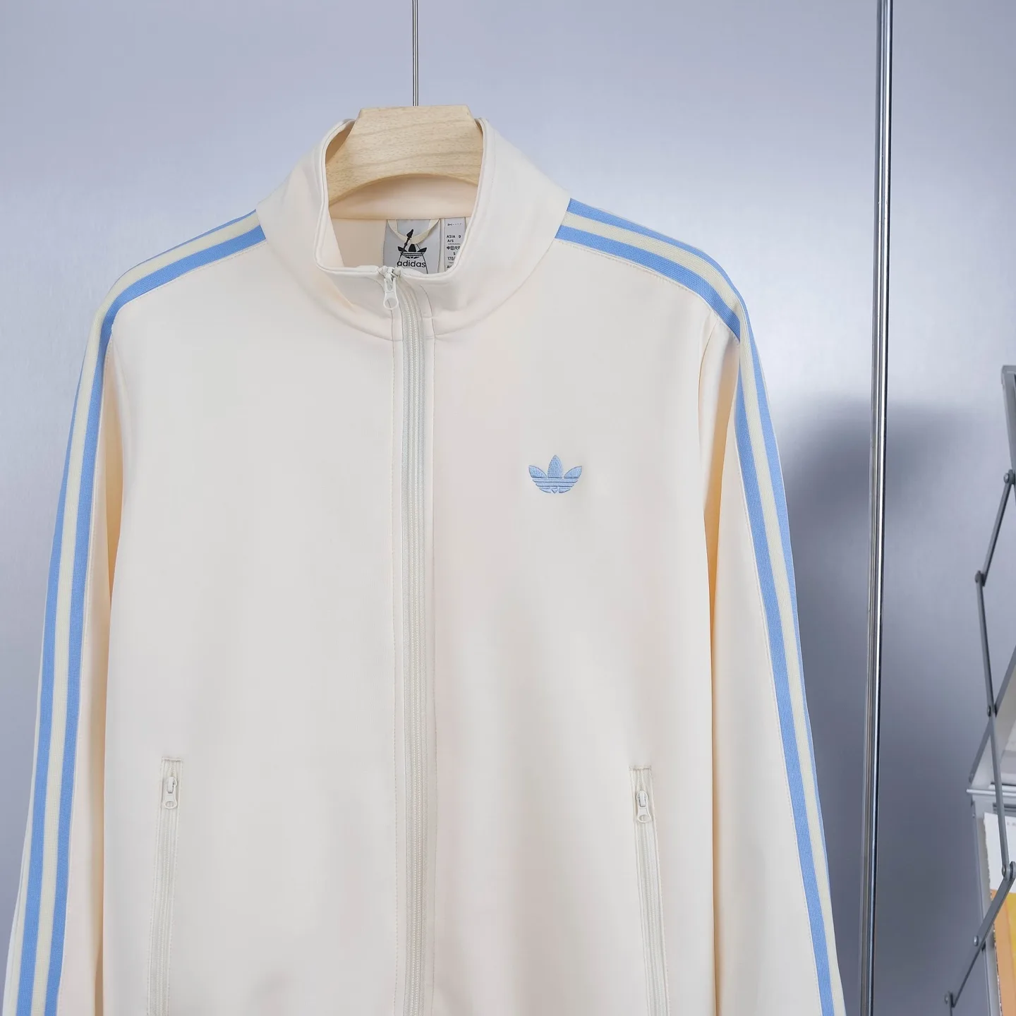 Adicolor Firebird Track Jacket D18521748 — view 3