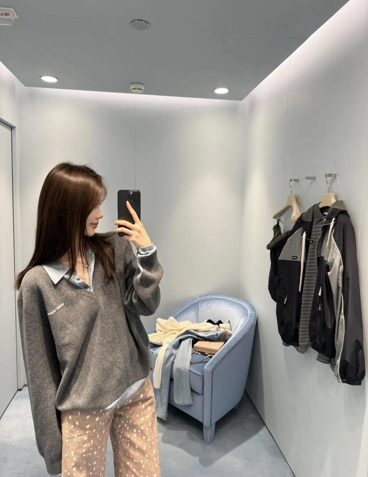 Layered-Effect Wool-Blend V-Neck Sweater D18521778 — view 19