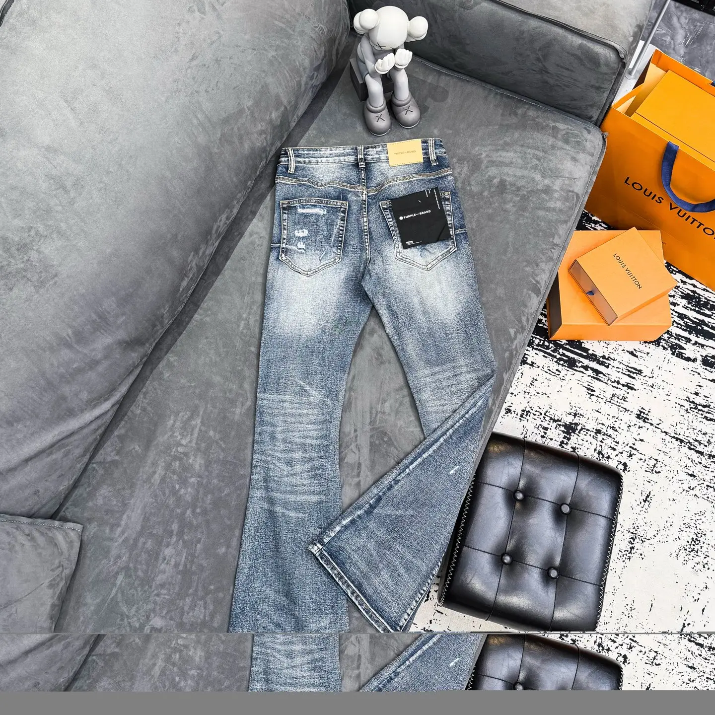 Distressed Flare-Leg Jeans D18521801 — view 3