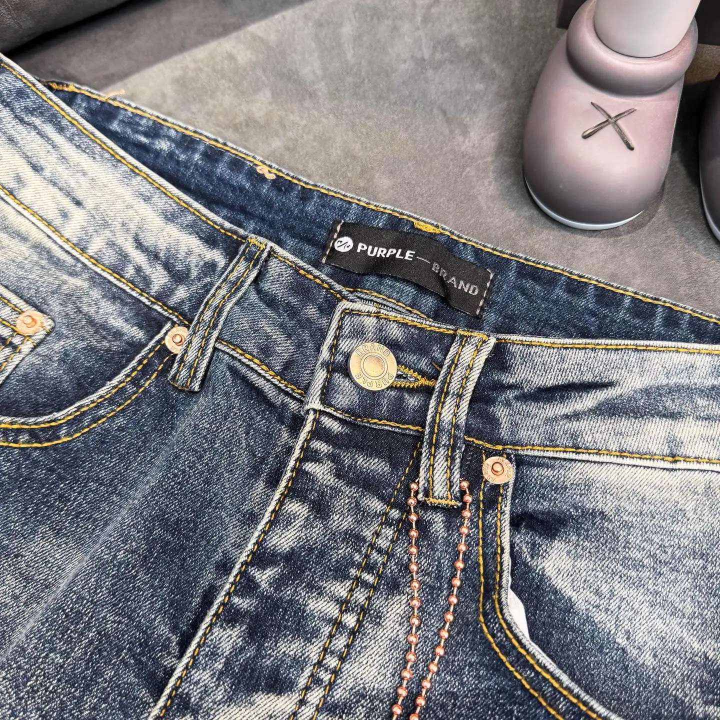 Distressed Flare-Leg Jeans D18521801 — view 4