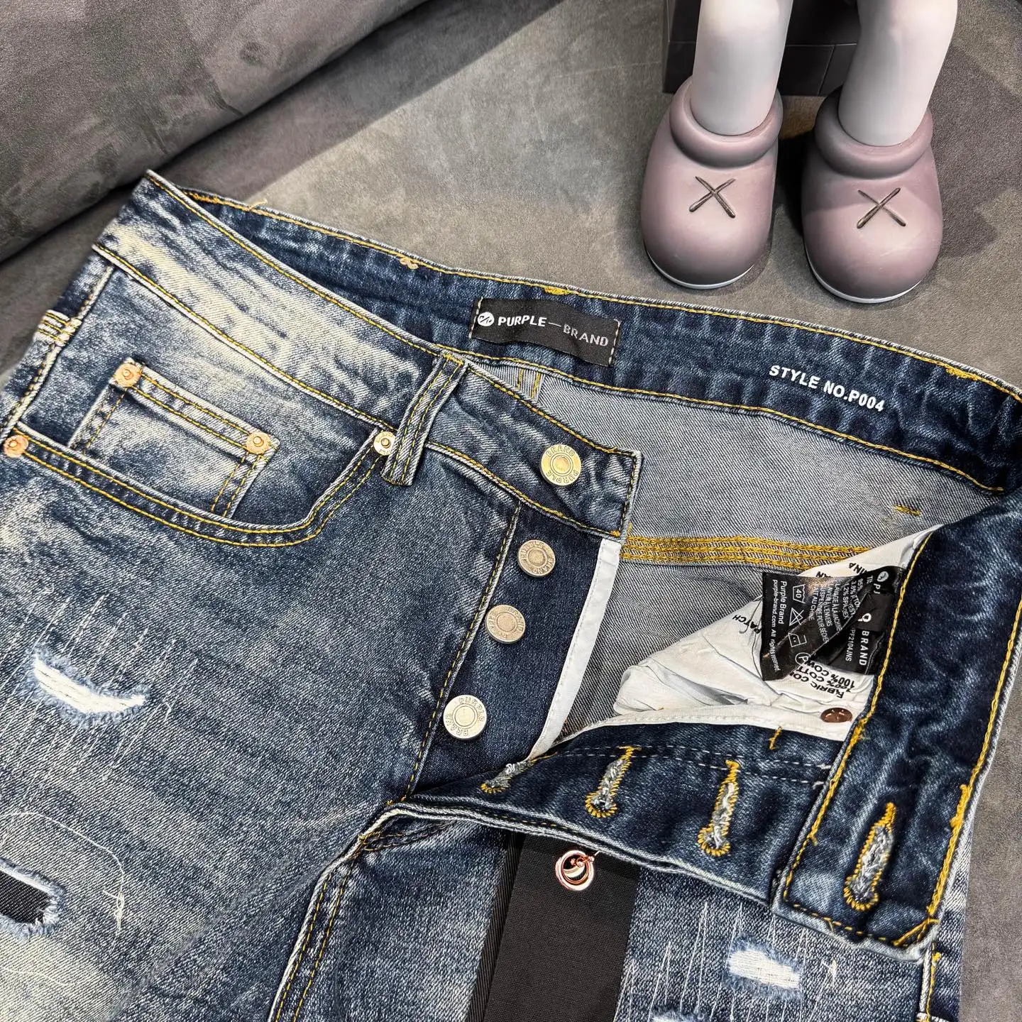 Distressed Flare-Leg Jeans D18521801 — view 5