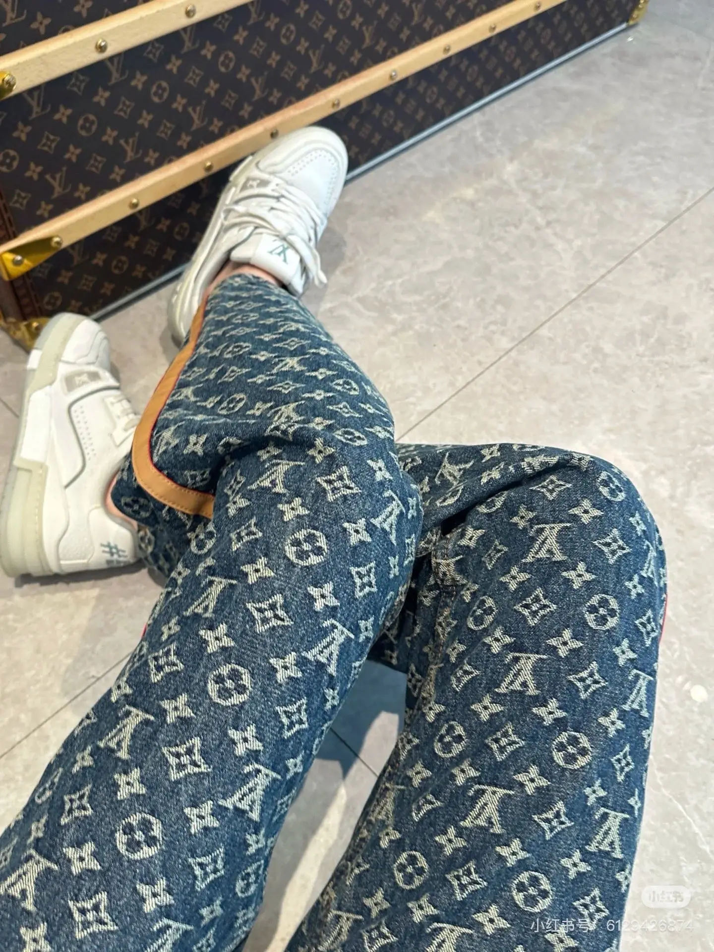 Monogram Jacquard Denim Straight-Leg Jeans D18521820 — view 10
