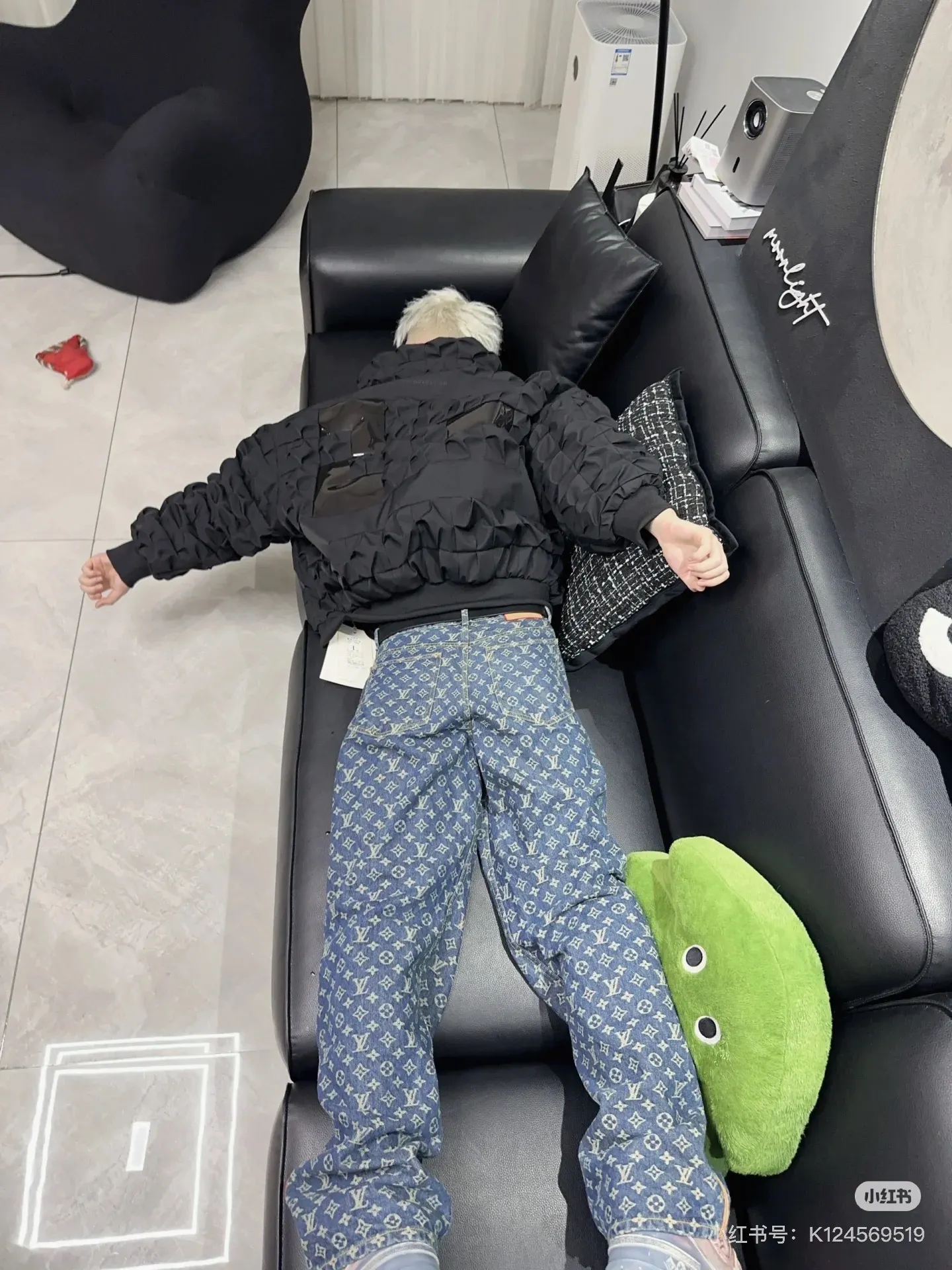 Monogram Jacquard Denim Straight-Leg Jeans D18521820 — view 15