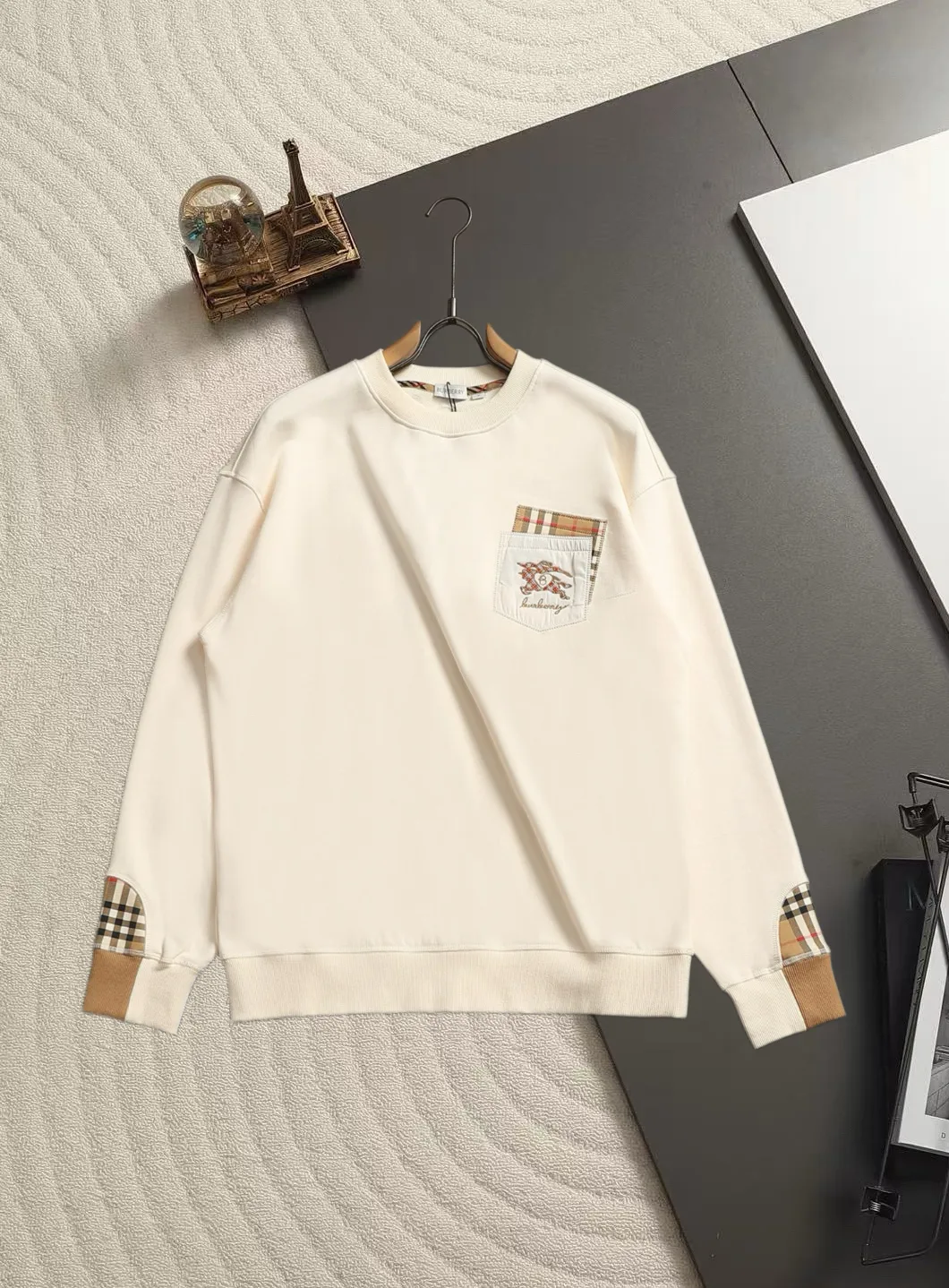 Vintage Check Patch Logo Sweatshirt D19020210