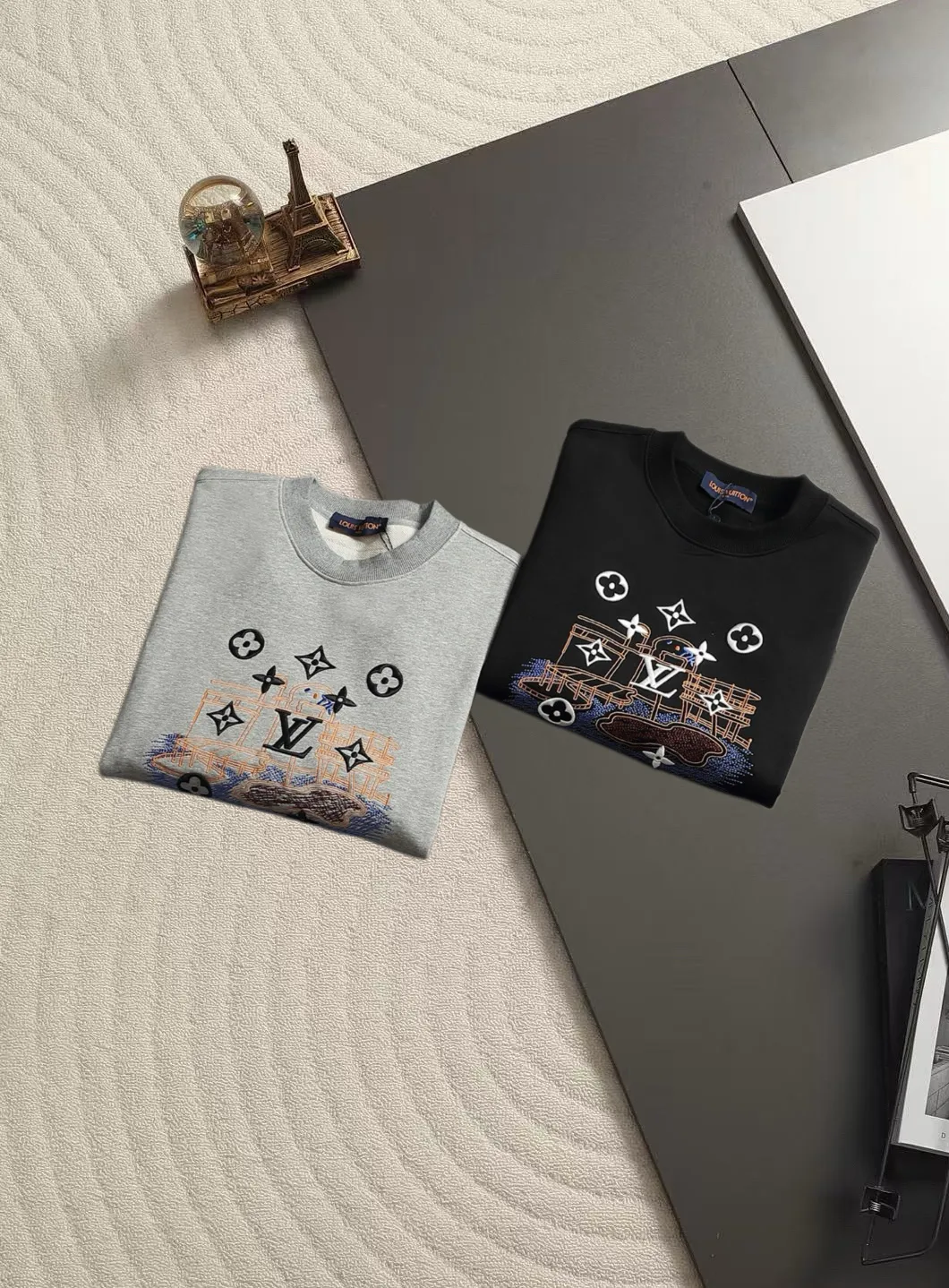 Embroidered Logo Crew-Neck Sweatshirt D19020207 — view 2