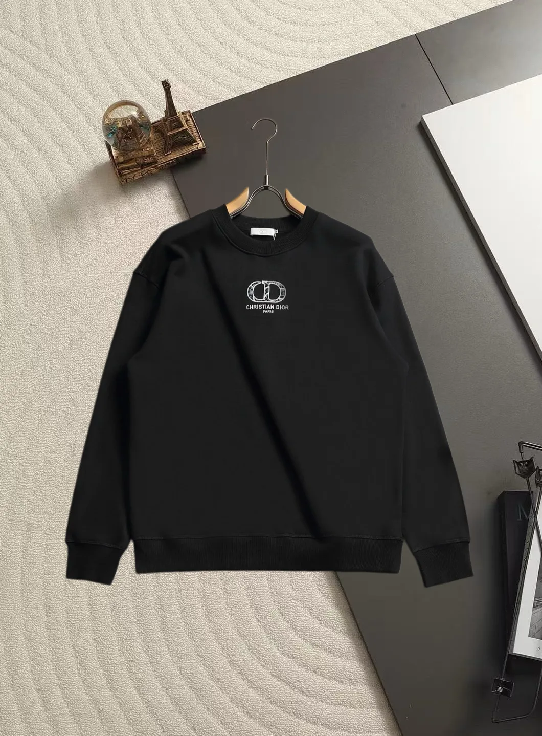 CD Logo Embroidered Crew-Neck Sweatshirt D19020209