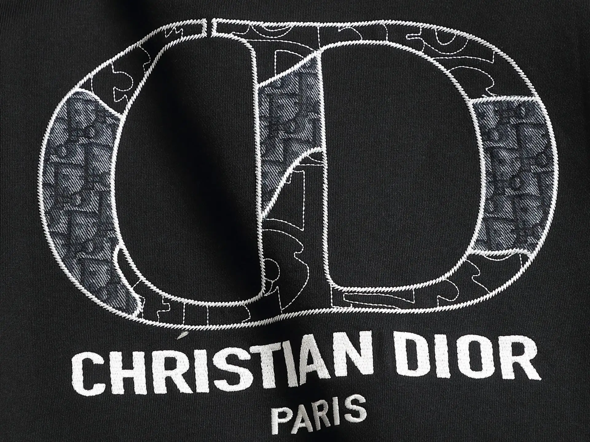 CD Logo Embroidered Crew-Neck Sweatshirt D19020209 — view 7