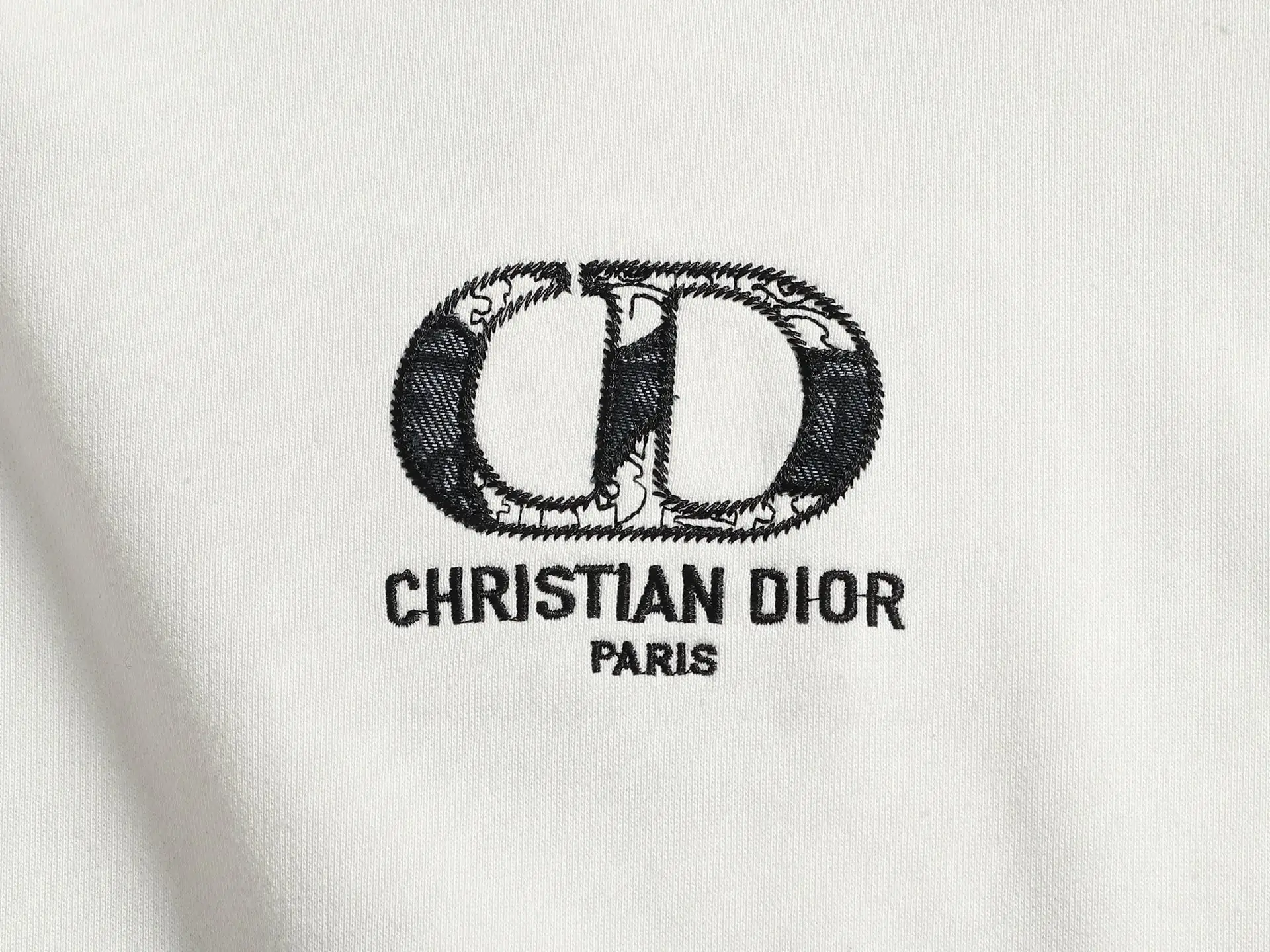 CD Logo Embroidered Crew-Neck Sweatshirt D19020208 — view 4