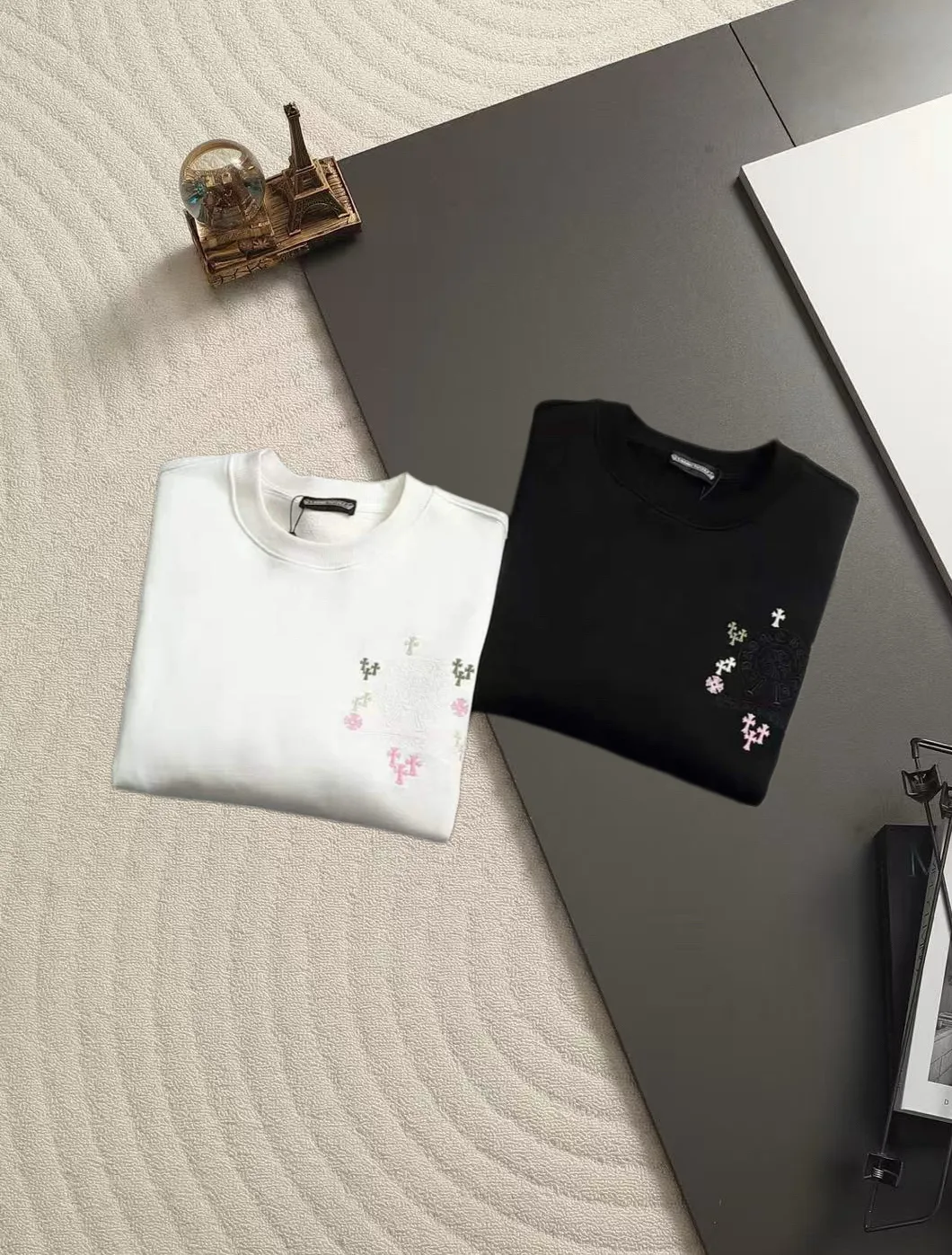 Embroidered Cross Acid-Wash Sweatshirt D19020198 — view 2