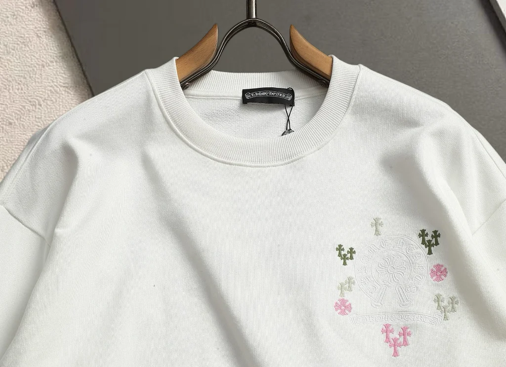 Embroidered Cross Acid-Wash Sweatshirt D19020198 — view 4