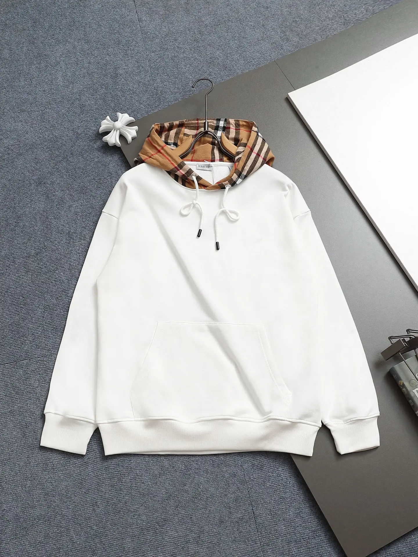 Check-Lined Hooded Sweatshirt D19021982