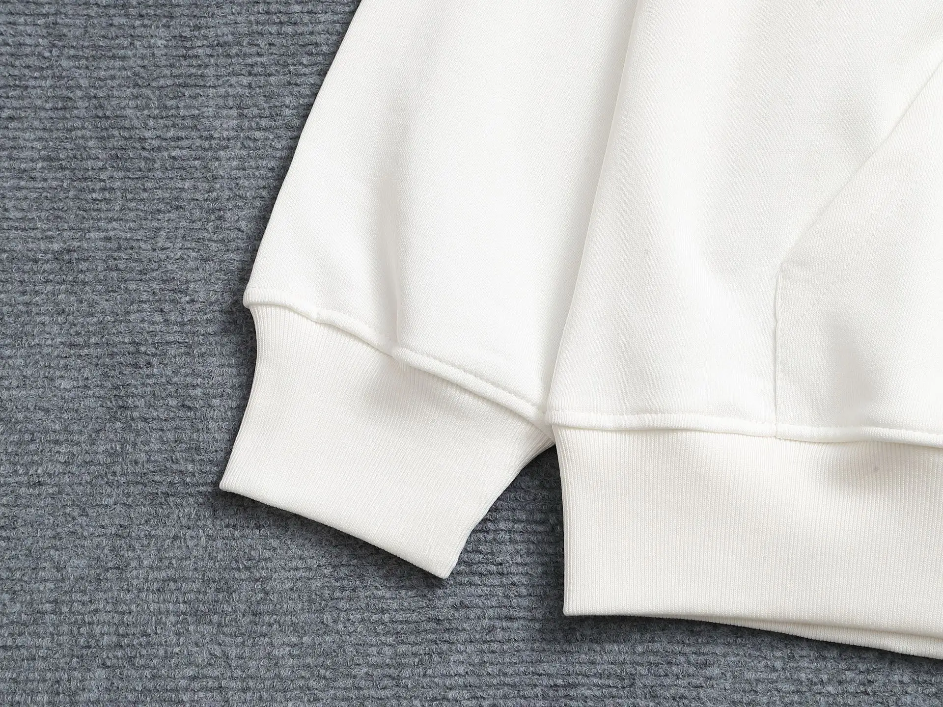 Check-Lined Hooded Sweatshirt D19021982 — view 4