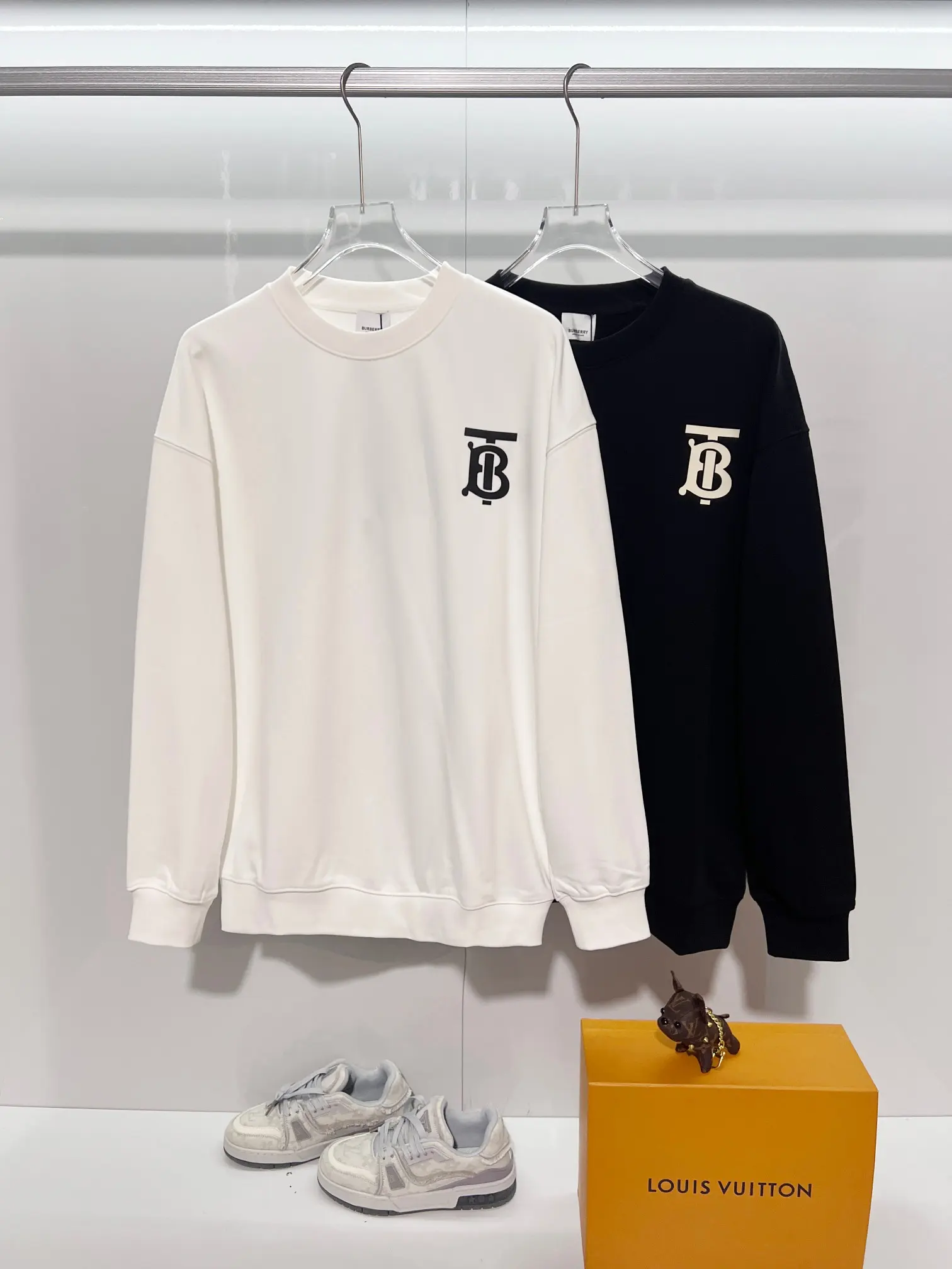 TB Monogram Logo Crew-Neck Sweatshirt D19022872 — view 10