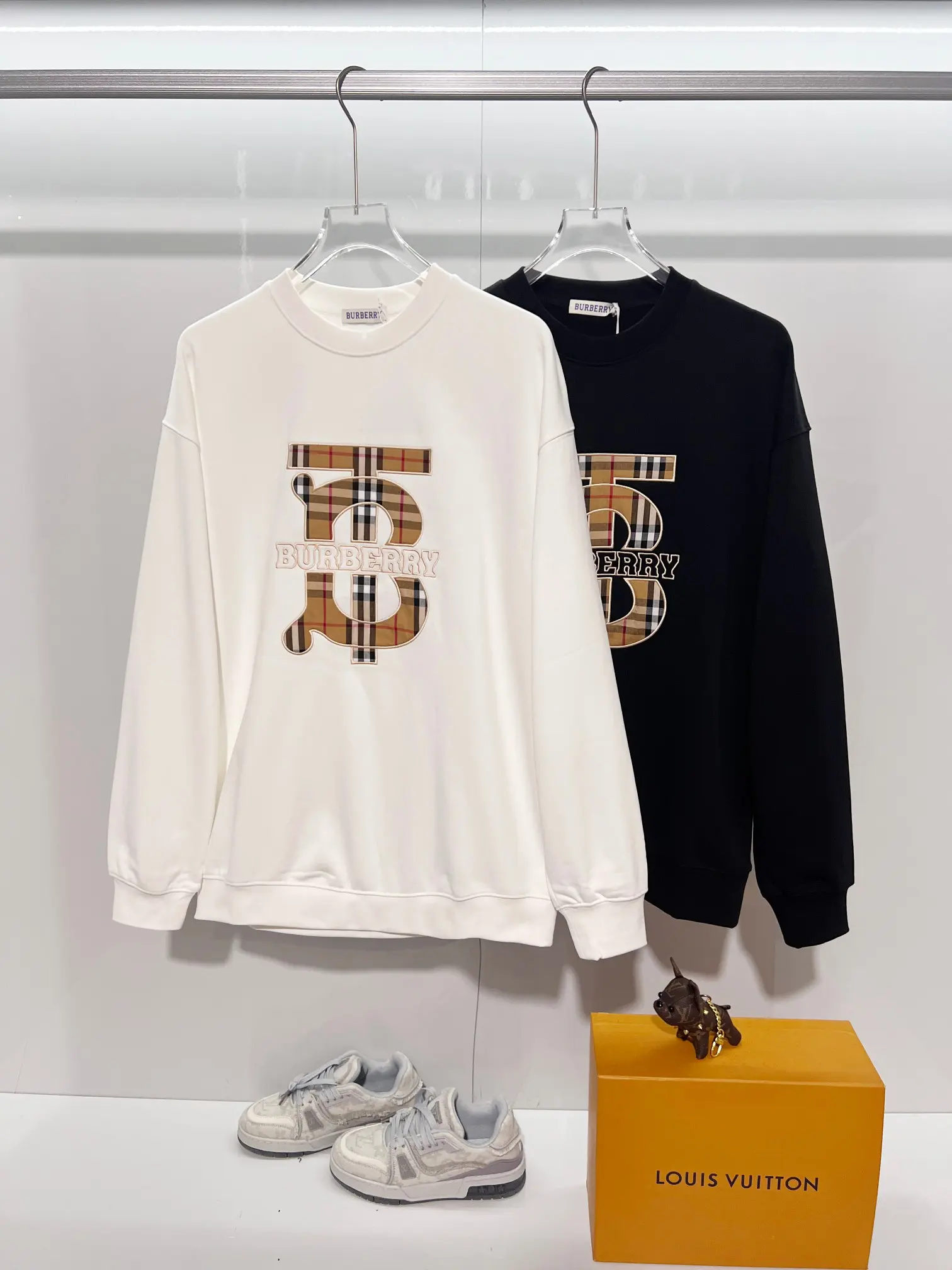 TB Monogram Check Appliqué Sweatshirt D19022875 — view 10