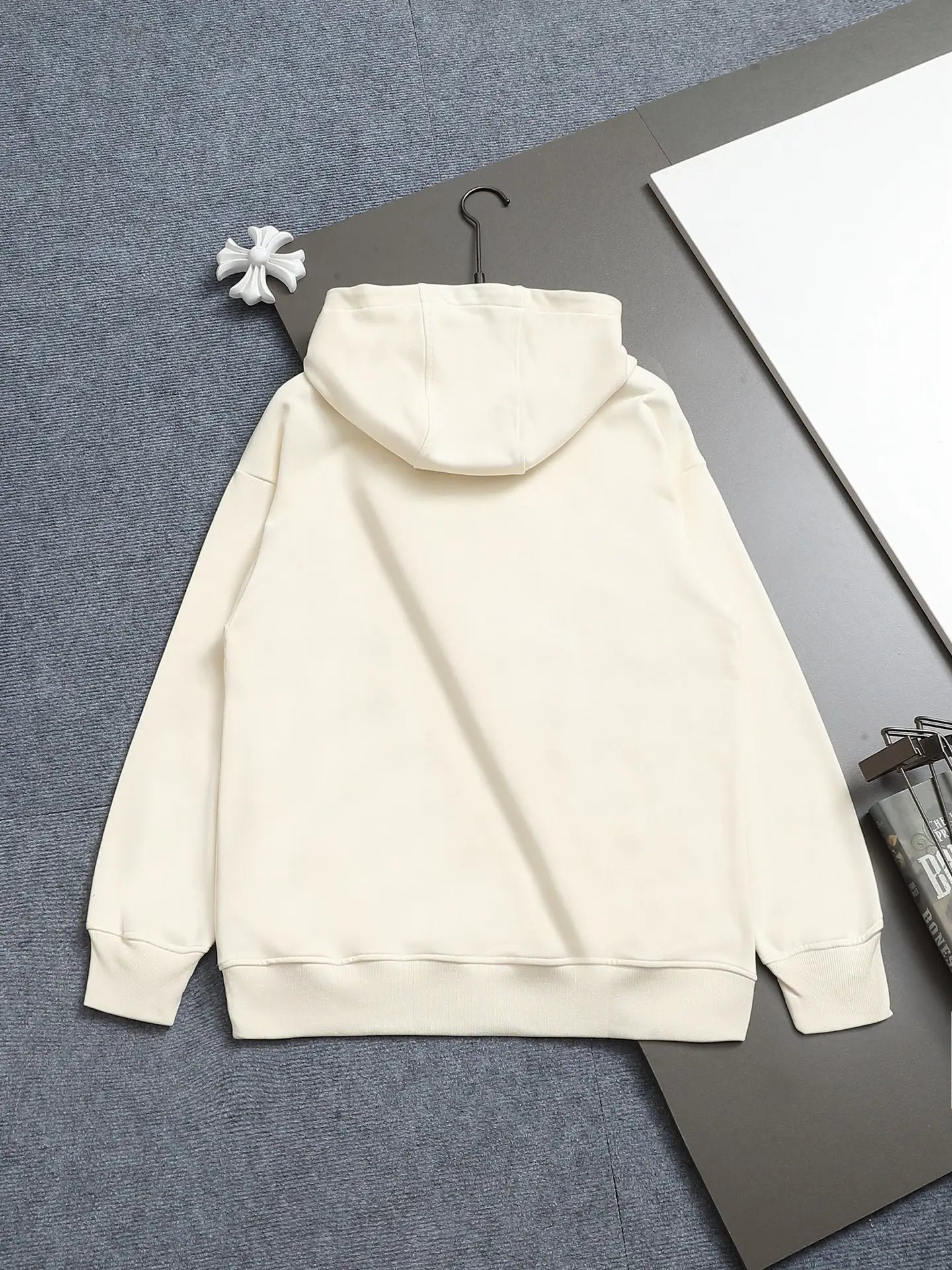Vintage Logo Print Cotton Hoodie D19022008 — view 2