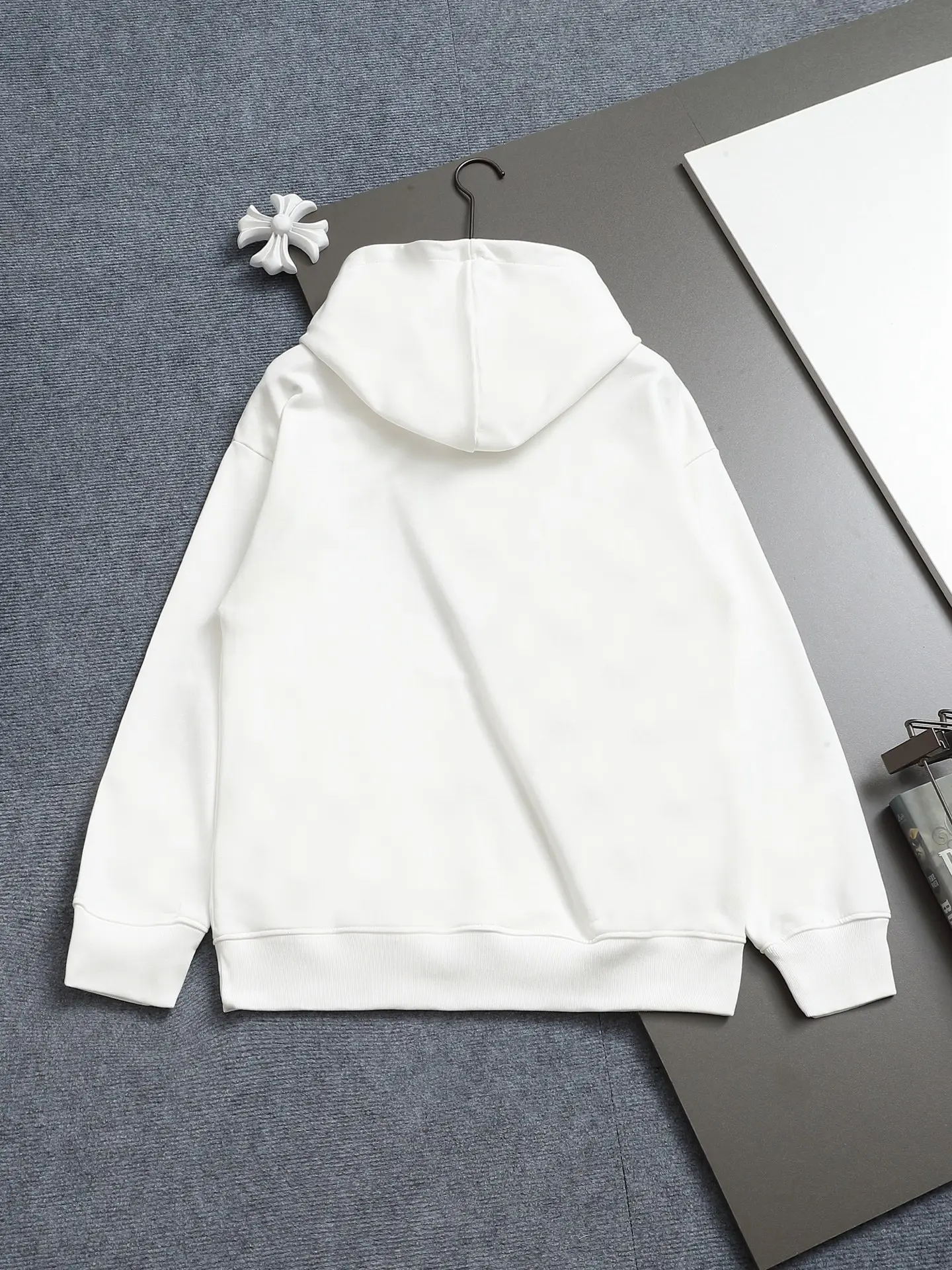 Embossed Logo Cotton Hoodie D19021968 — view 2