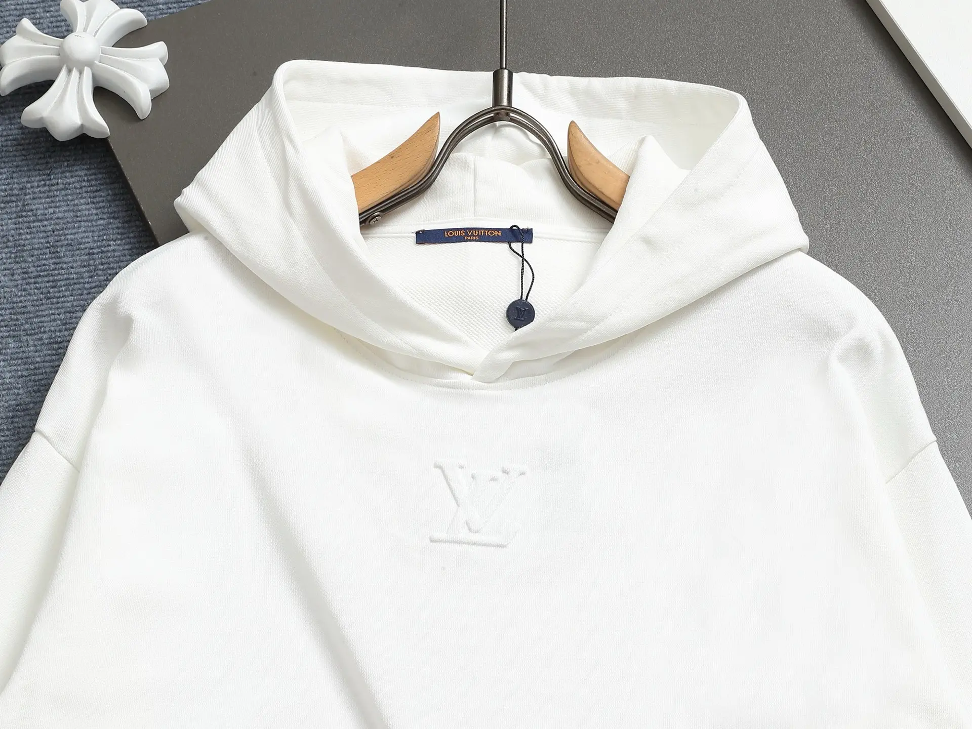 Embossed Logo Cotton Hoodie D19021968 — view 3