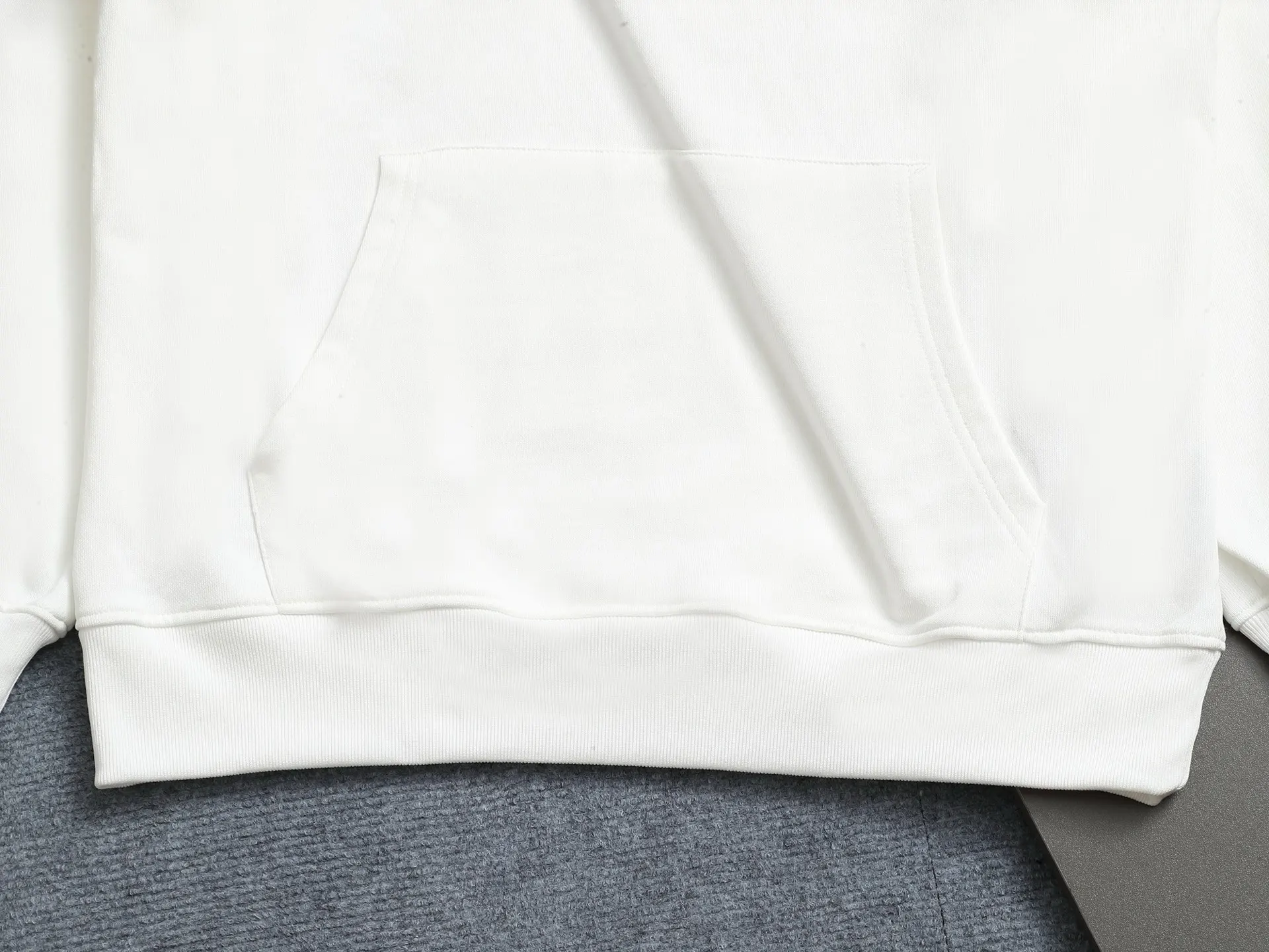 Embossed Logo Cotton Hoodie D19021968 — view 4