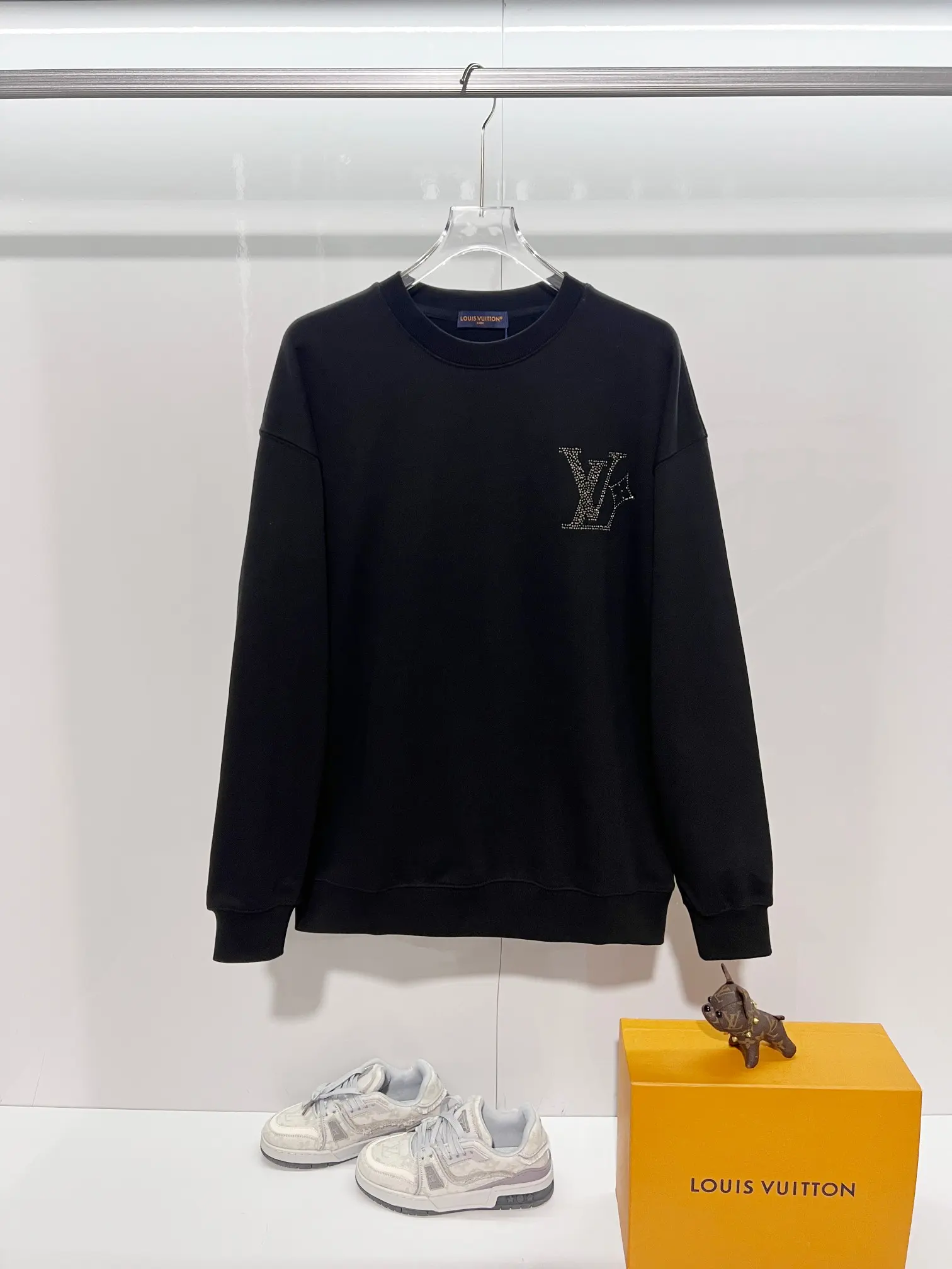 Embellished Logo Crew-Neck Sweatshirt D19022858