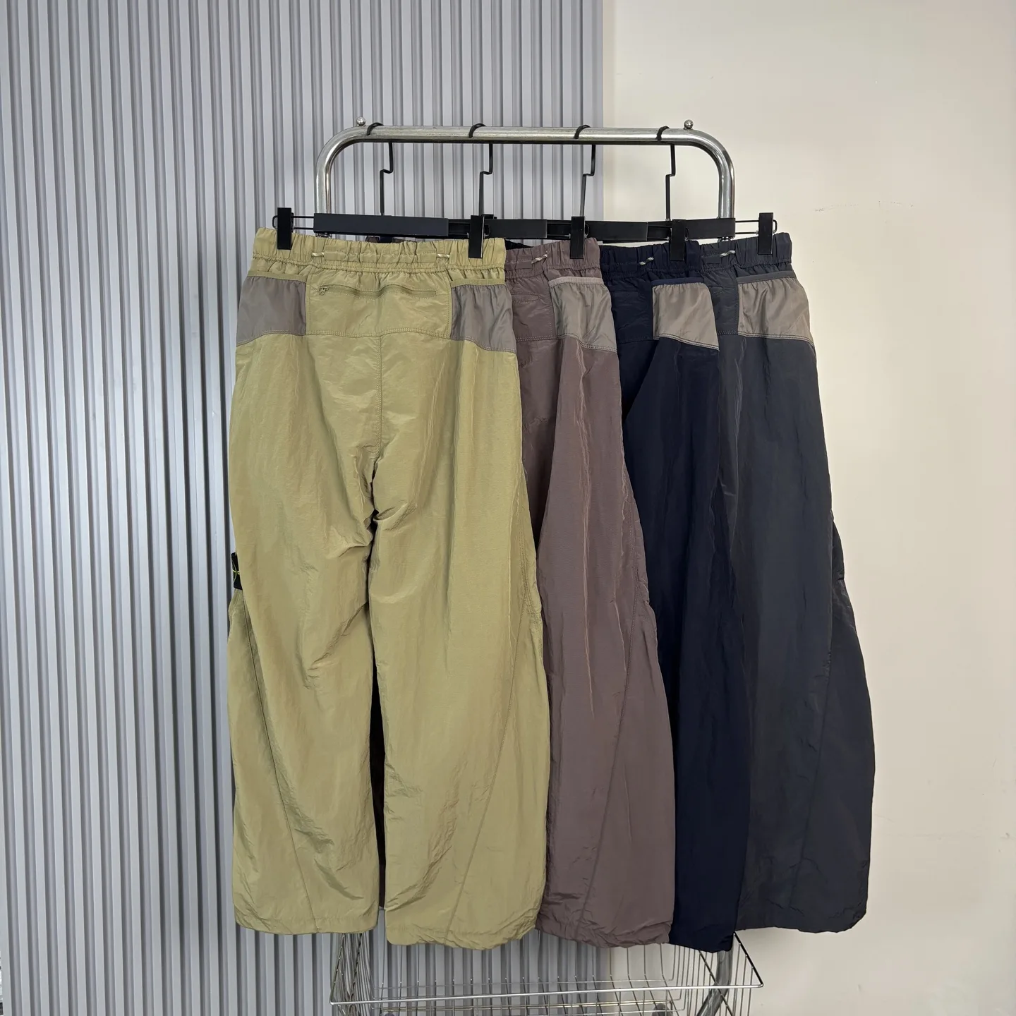 Water-Resistant Iridescent Nylon Trousers D19020226 — view 2