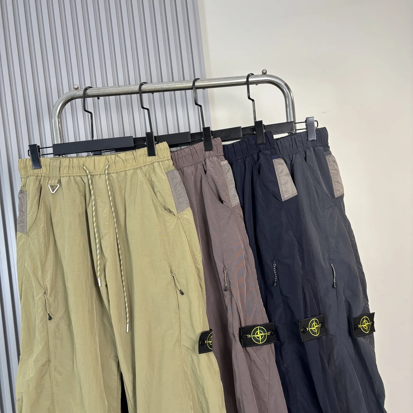 Water-Resistant Iridescent Nylon Trousers D19020226 — view 3
