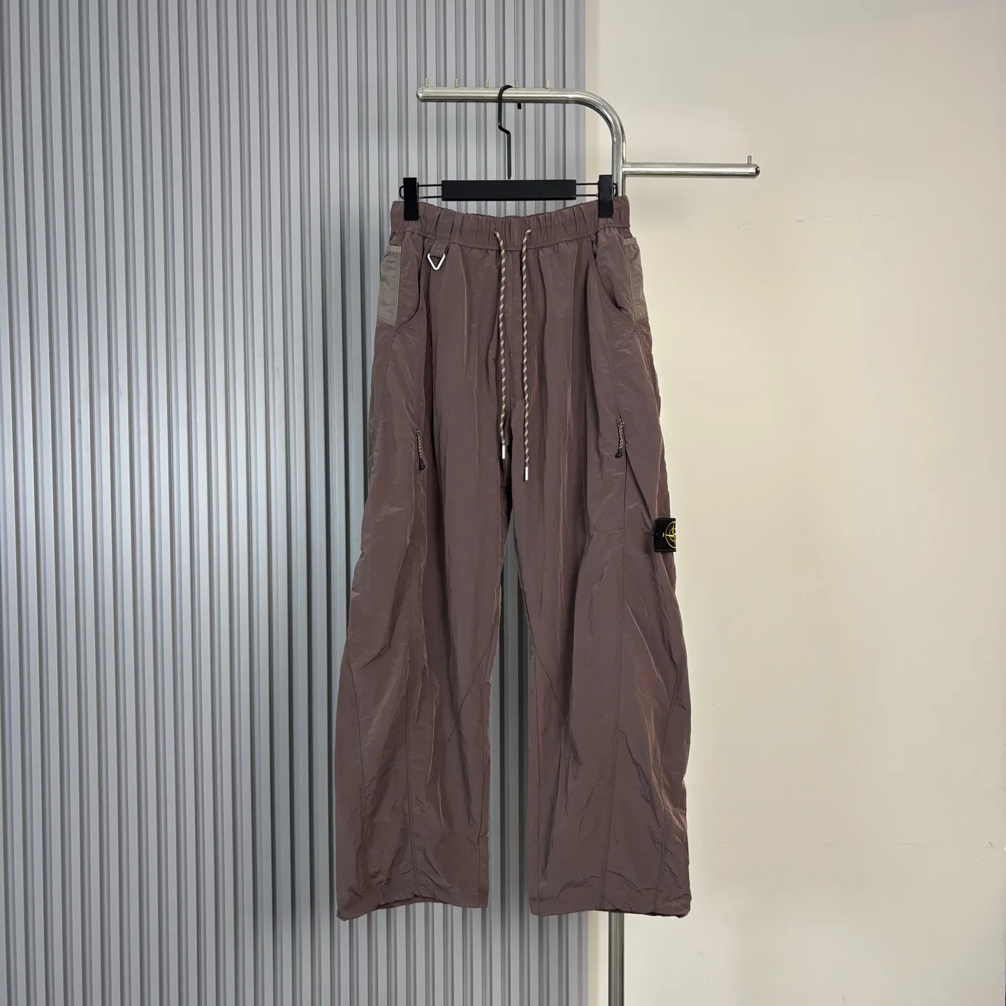 Water-Resistant Iridescent Nylon Trousers D19020226 — view 5