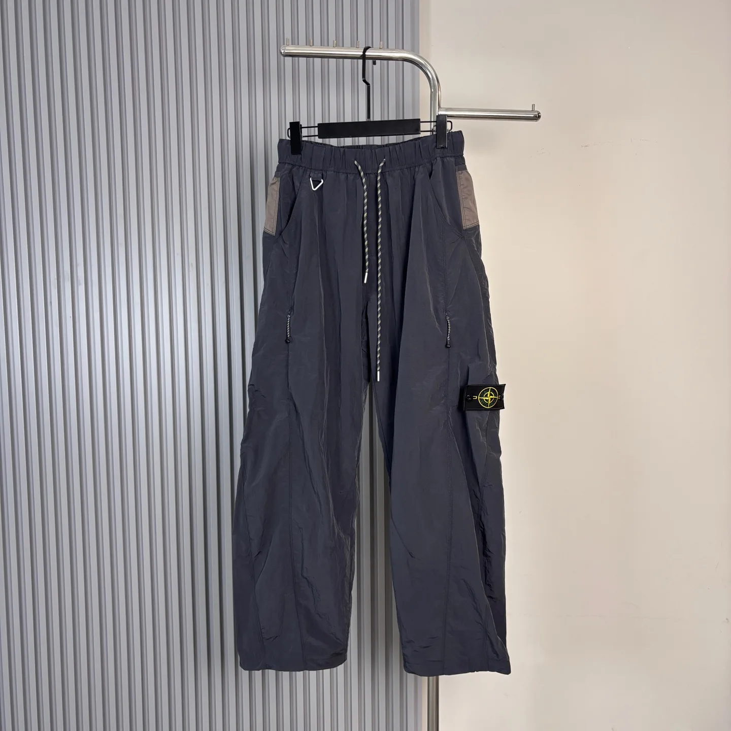 Water-Resistant Iridescent Nylon Trousers D19020226 — view 7