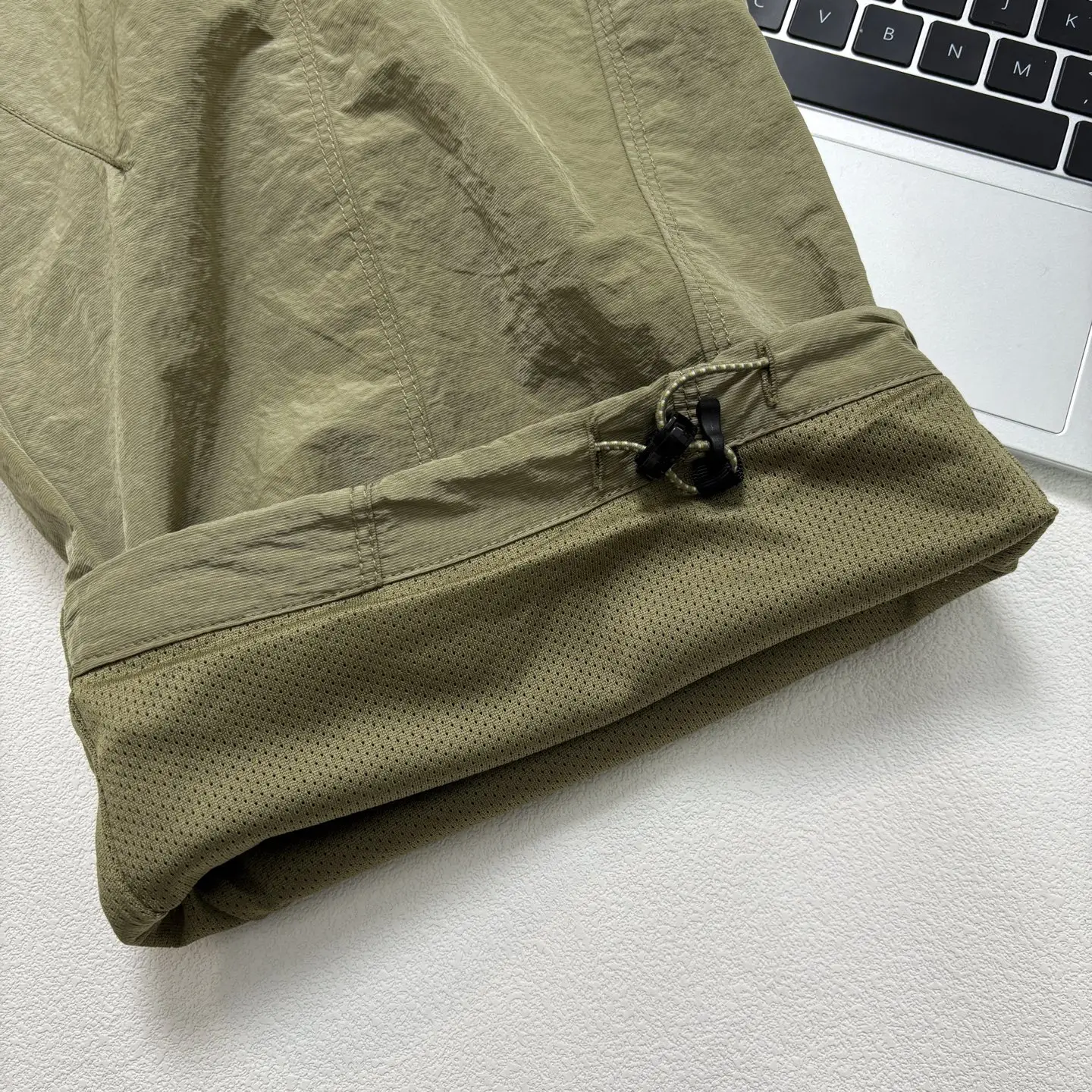 Water-Repellent Nylon Straight-Leg Trousers D19020225 — view 10