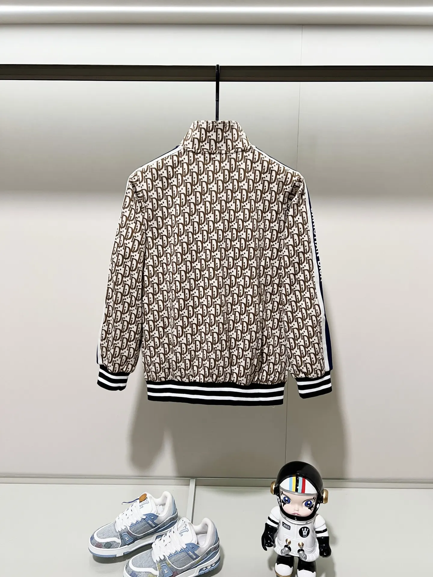 Oblique Monogram Zip-Up Track Jacket D19520059 — view 2