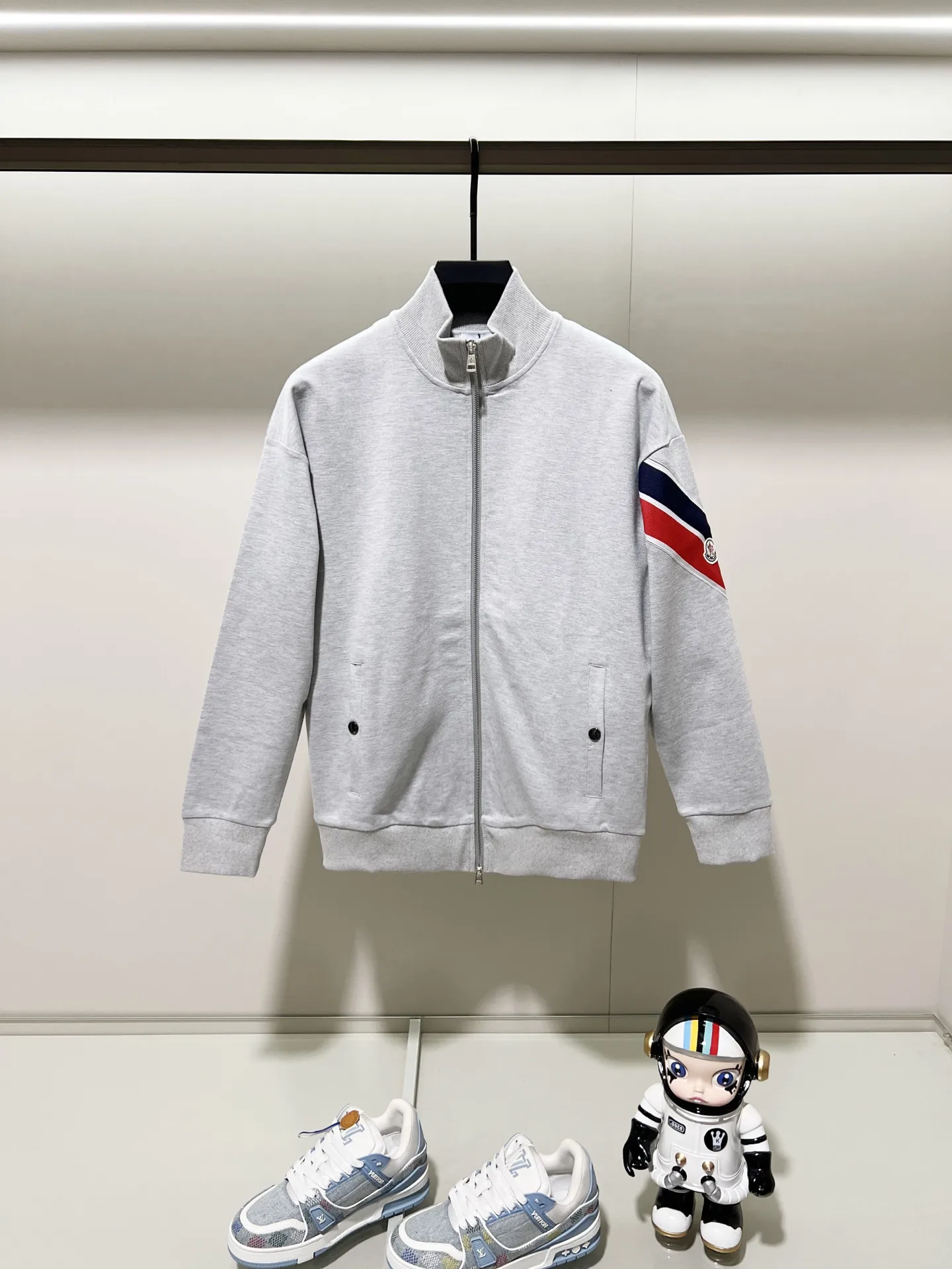 Logo-Patch Tricolour Stripe Zip-Up Sweatshirt D19520068