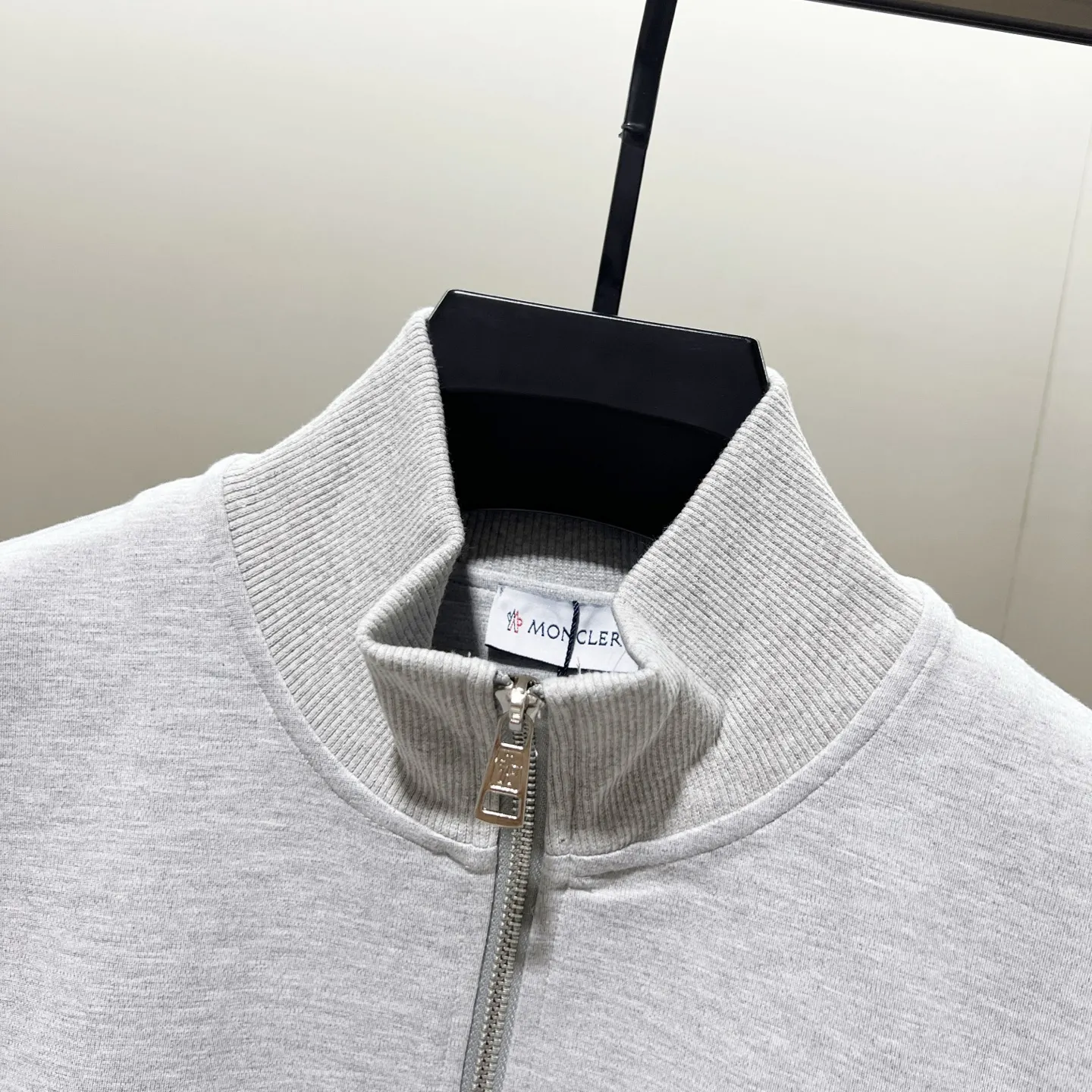 Logo-Patch Tricolour Stripe Zip-Up Sweatshirt D19520068 — view 3