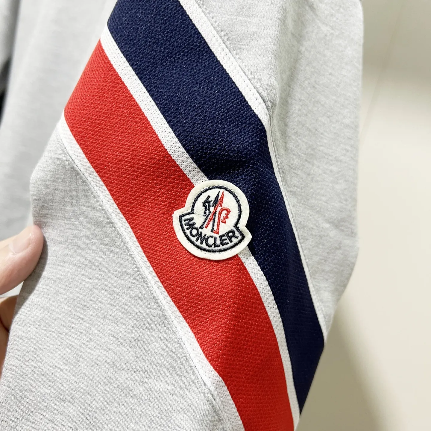 Logo-Patch Tricolour Stripe Zip-Up Sweatshirt D19520068 — view 6
