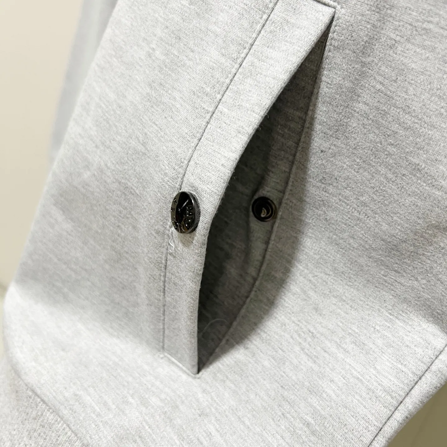 Logo-Patch Tricolour Stripe Zip-Up Sweatshirt D19520068 — view 7