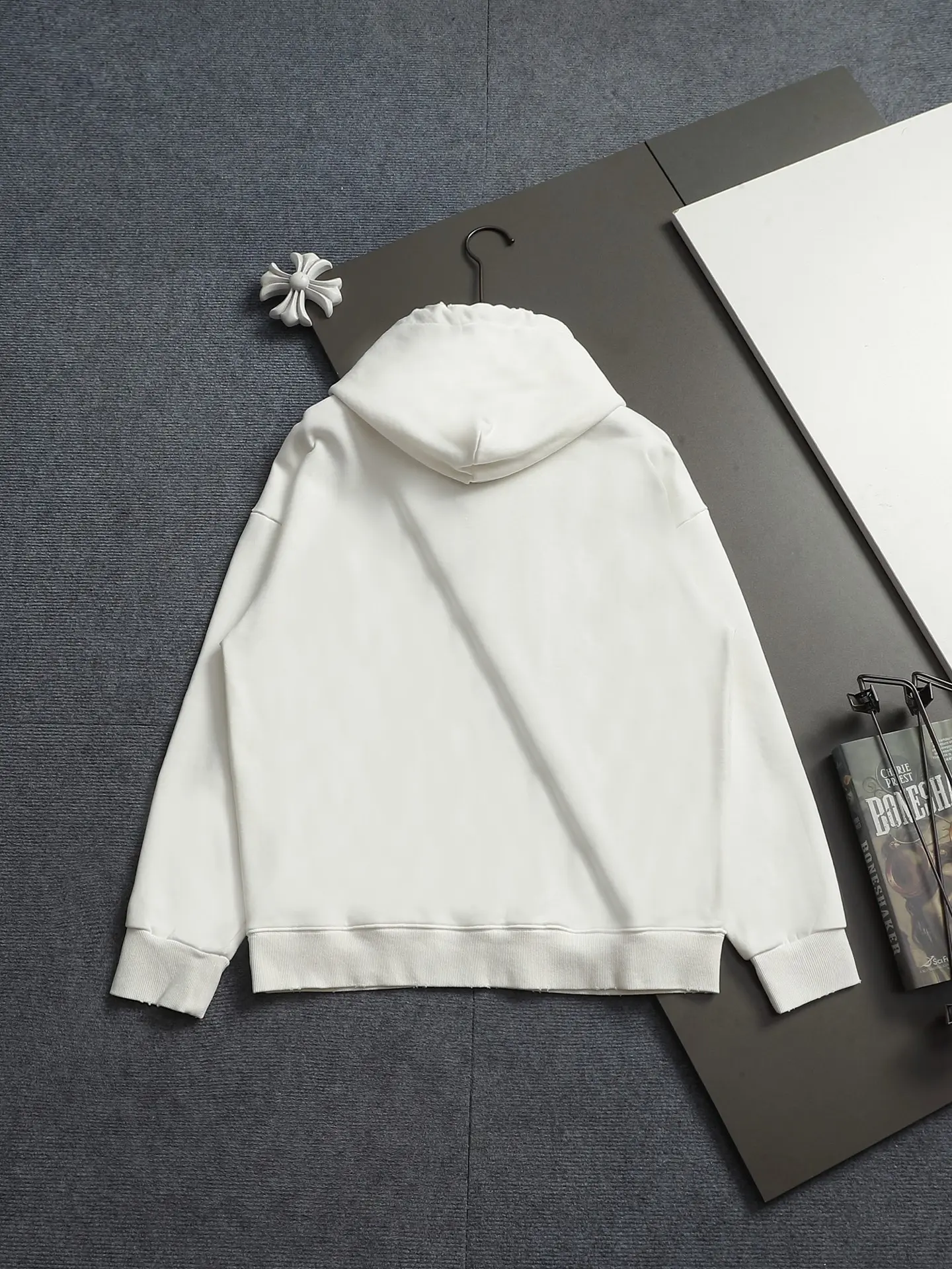 Anagram Logo Embroidered Cotton Hoodie D20021997 — view 13