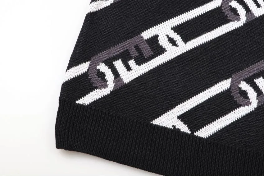 FF Logo Chain Jacquard Crew-Neck Sweater D20022072 — view 8