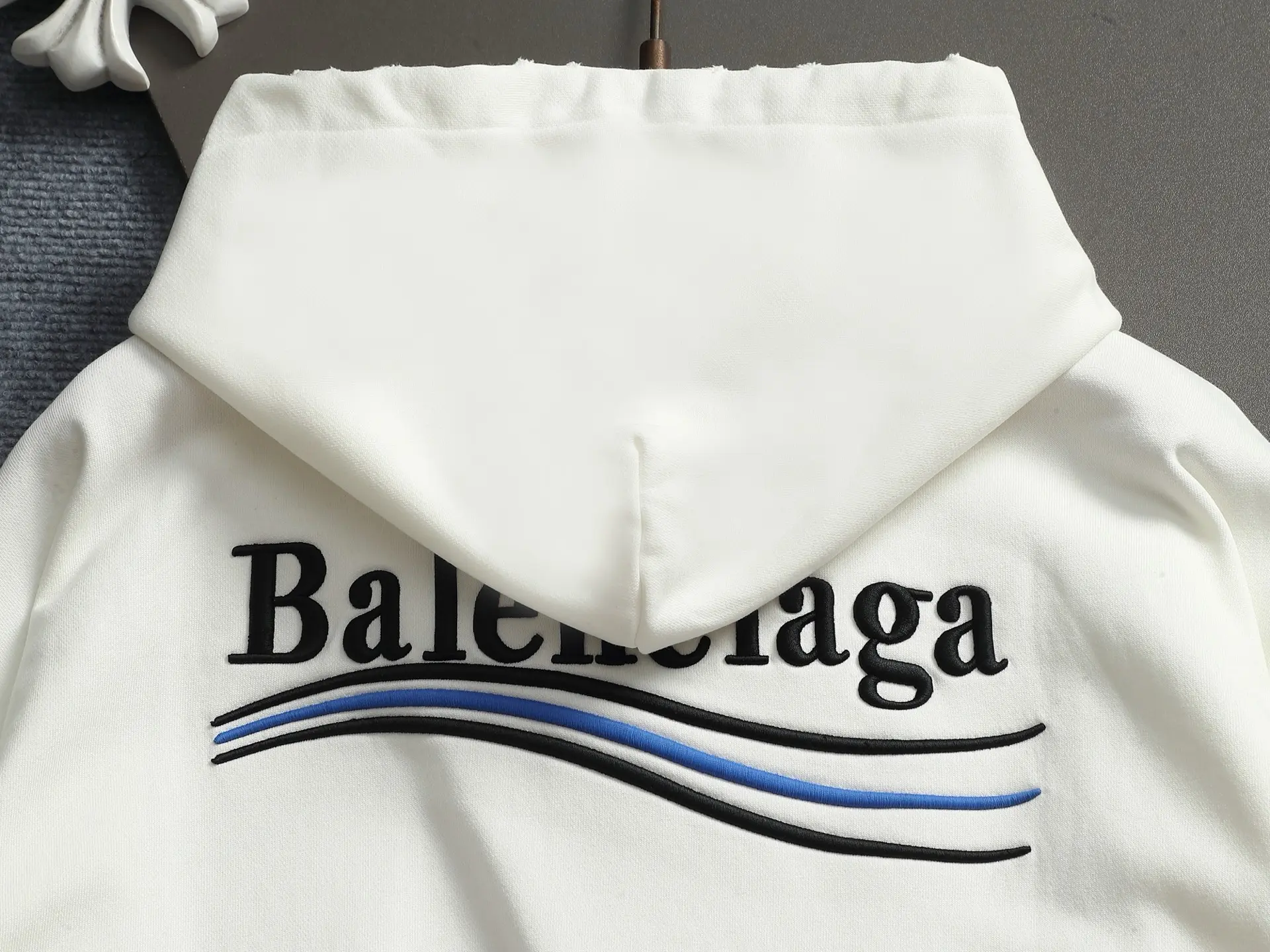 Logo-Embroidered Distressed Cotton Hoodie D20022019 — view 11