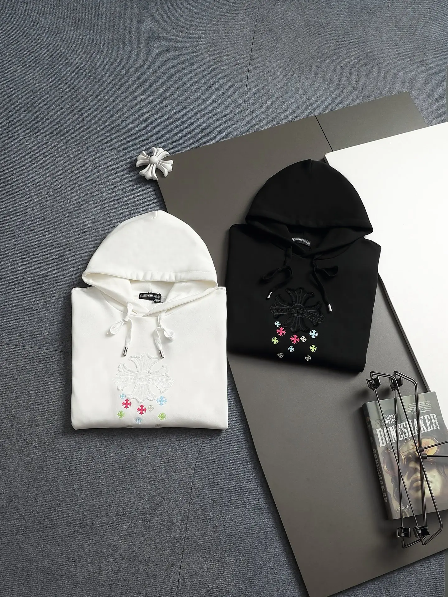 Chrome Hearts Cross Embroidery Acid-Wash Hoodie D20022015 — view 14