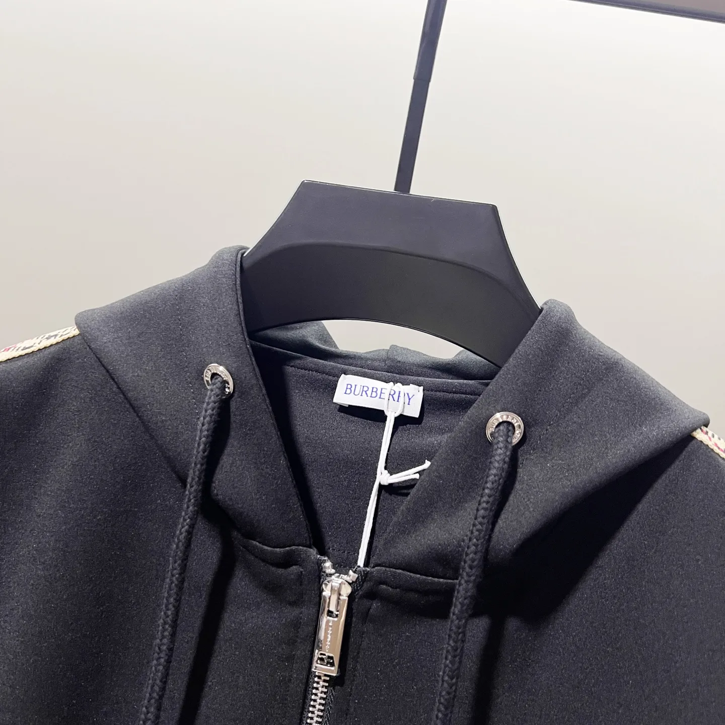 Check-Trim Embroidered Logo Zip-Up Hoodie D20020058 — view 3