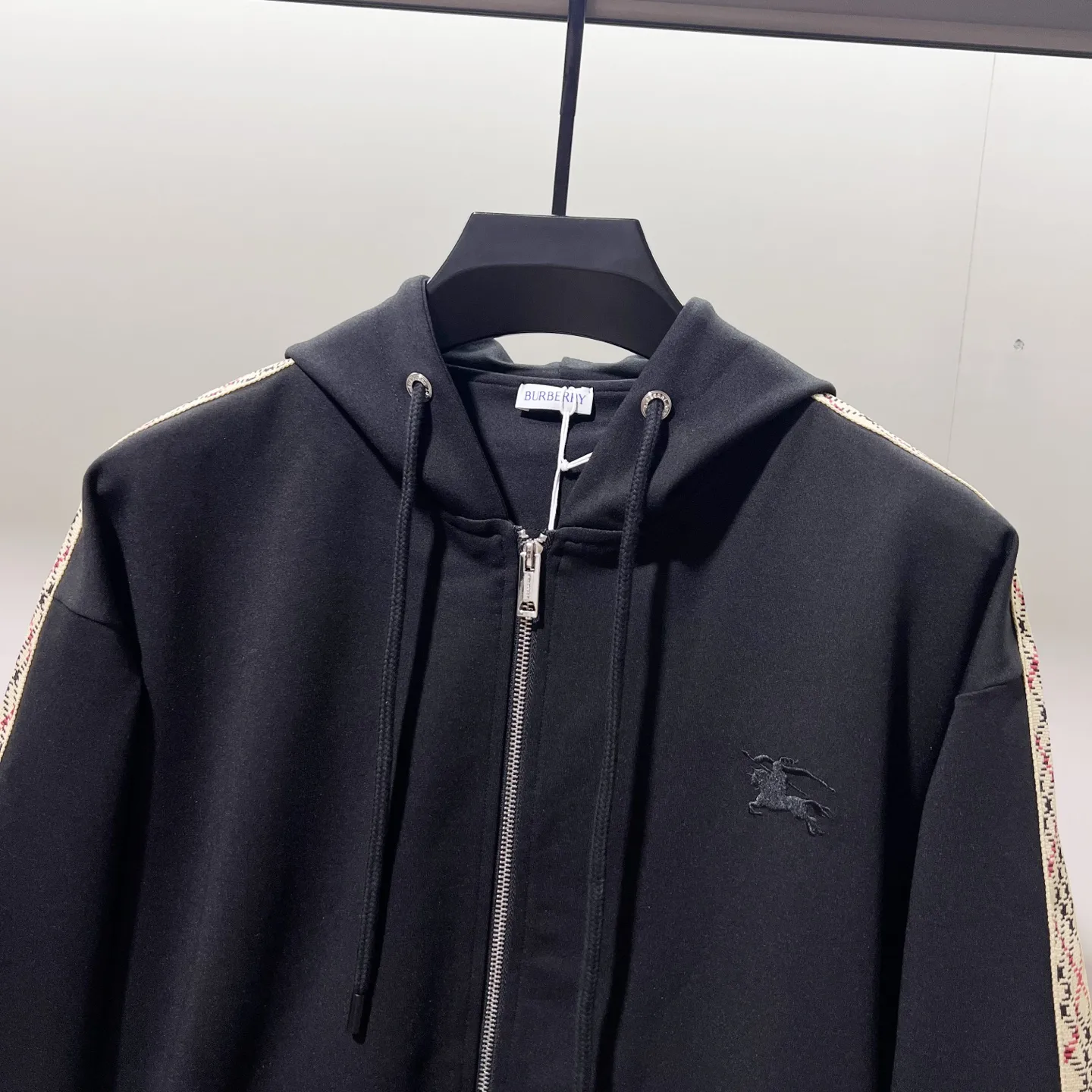 Check-Trim Embroidered Logo Zip-Up Hoodie D20020058 — view 4