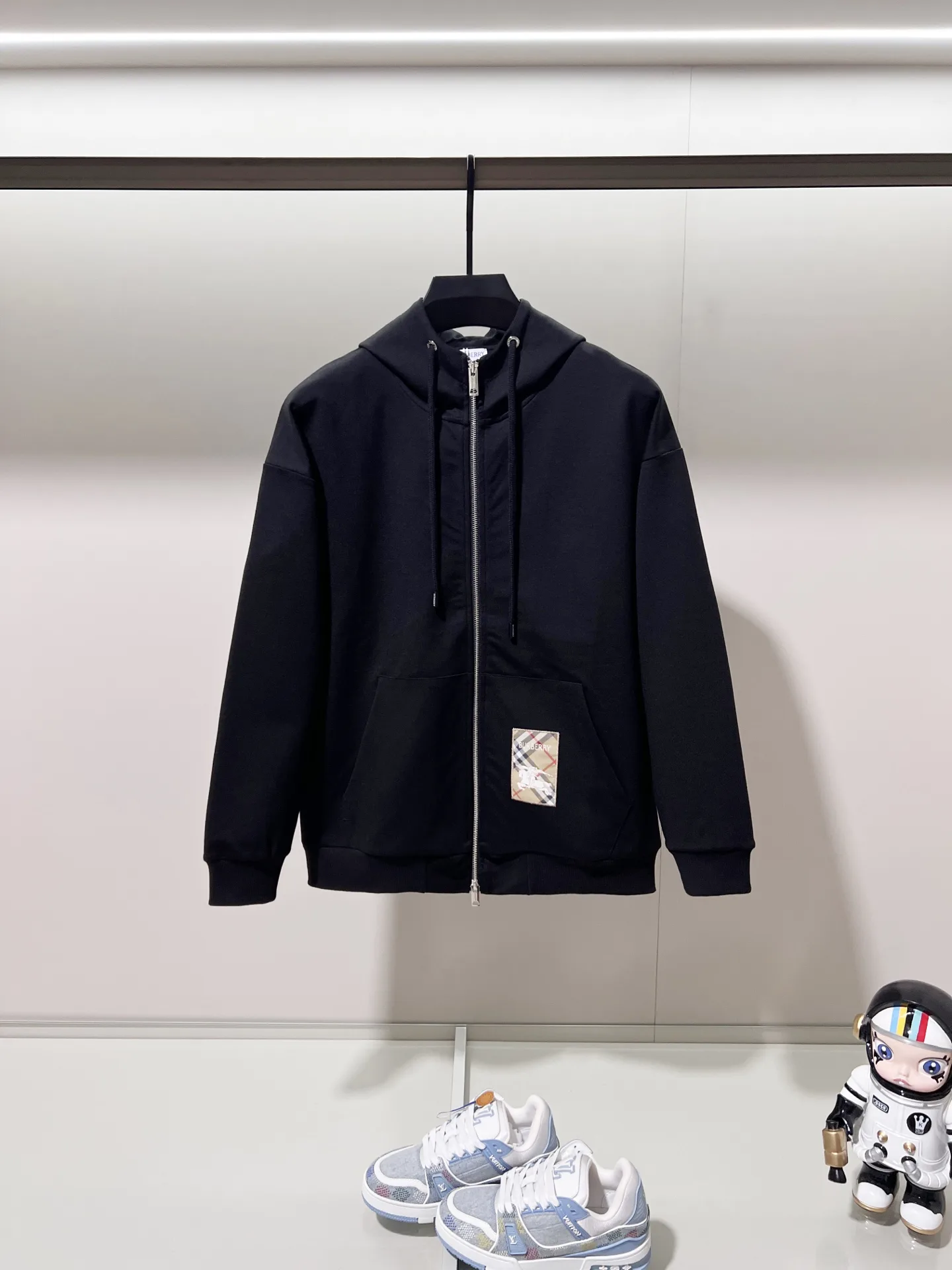 Check Logo Patch Zip-Up Hoodie D20020051