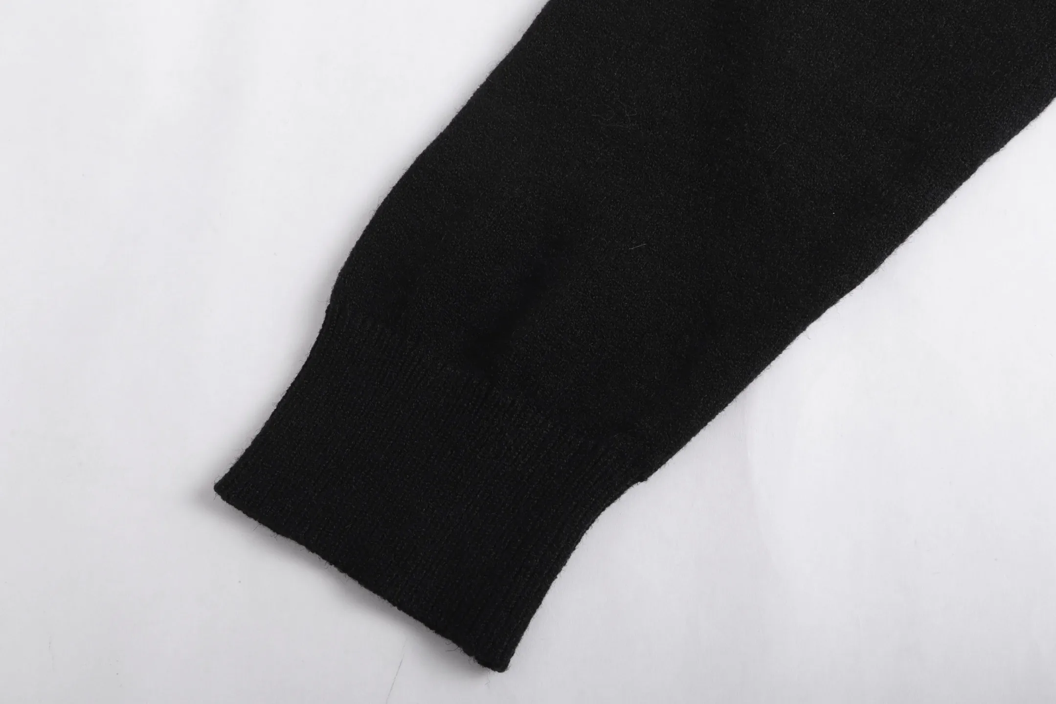 Logo Embroidery Wool Crew-Neck Sweater D20022060 — view 8