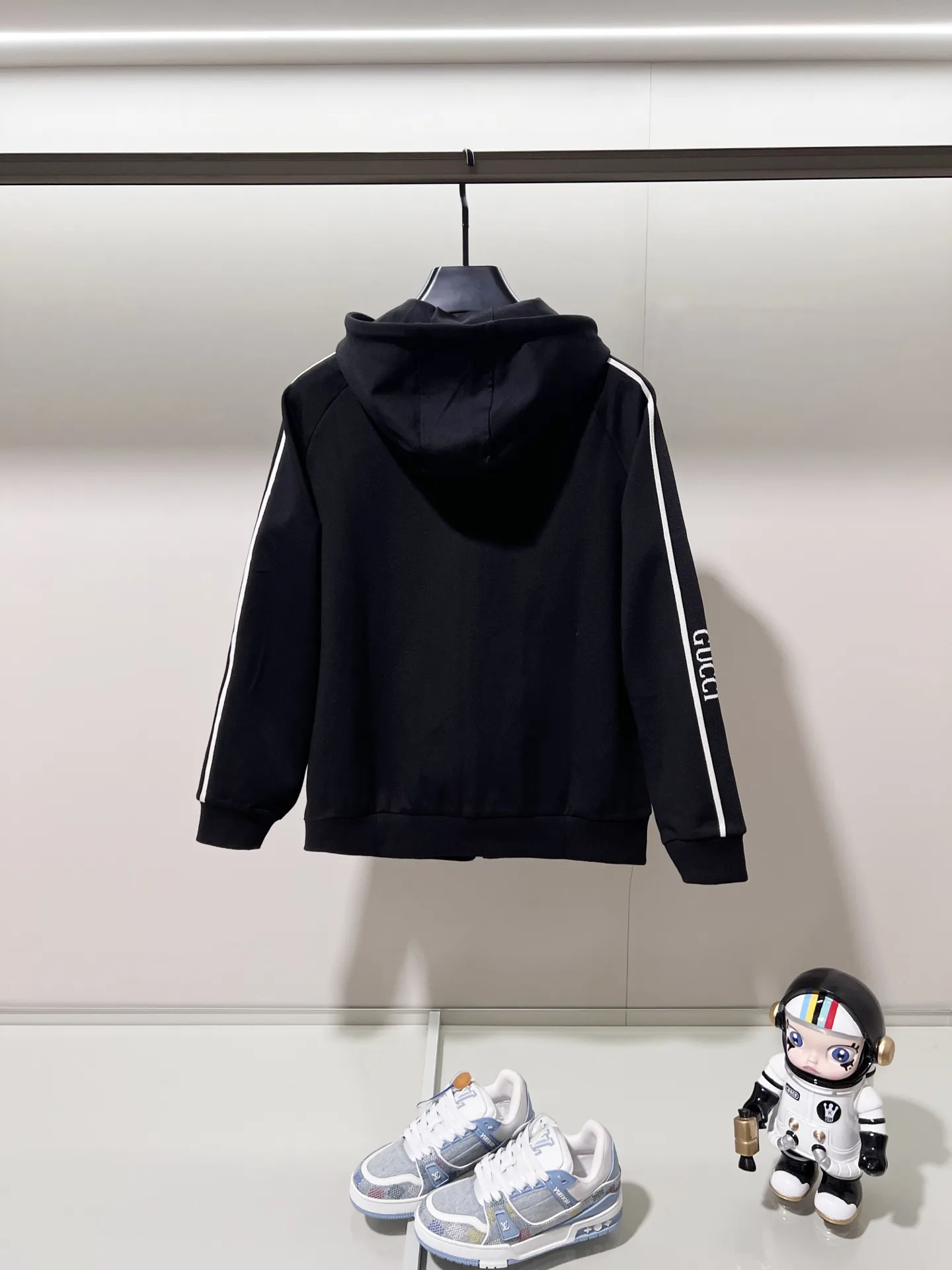 Logo-Embroidered Webbing Trim Zip-Up Hoodie D20020074 — view 2